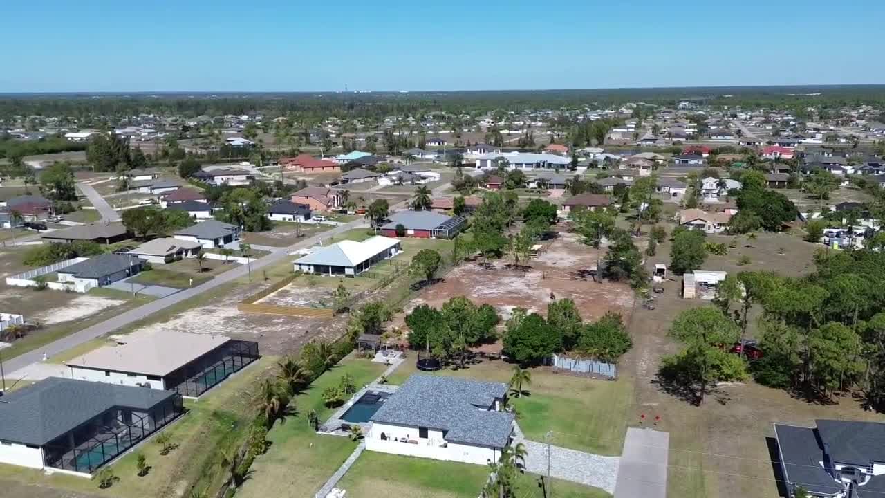 Trump pushes plan to limit large investors from buying single-family homes