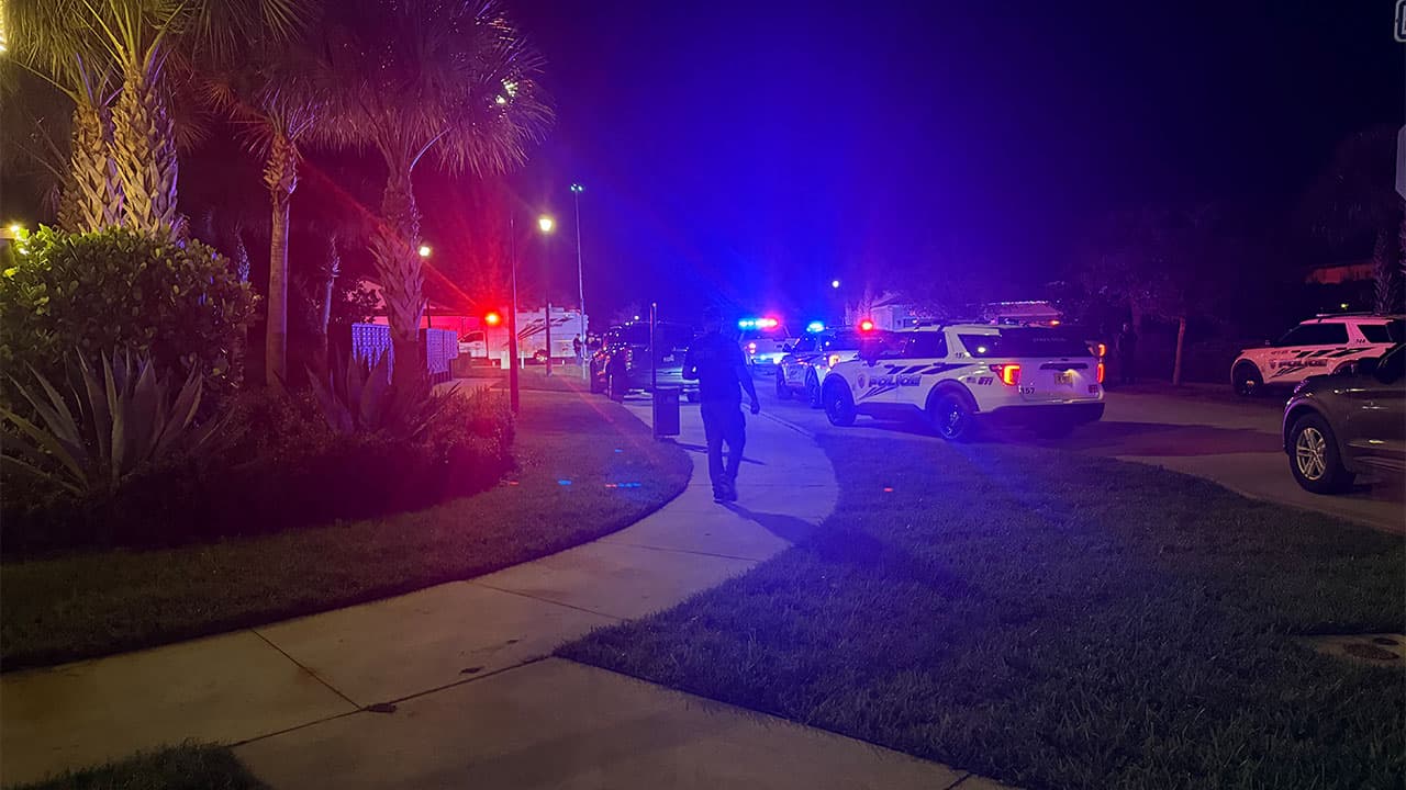 Port St. Lucie police sergeant shot in face