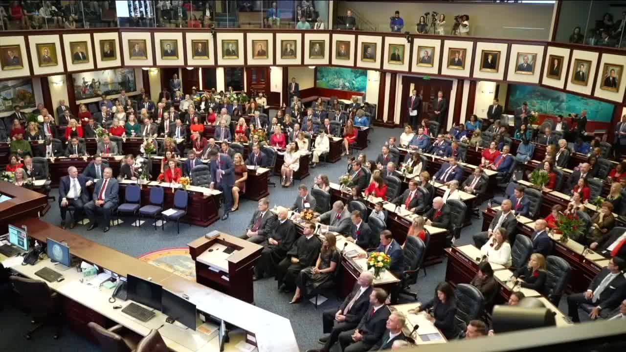 Trump backs DeSantis push for early immigration session in Florida