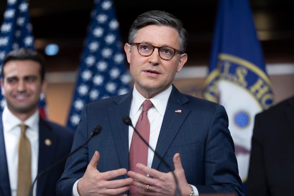 House committee passes budget blueprint, targeting $2 trillion in cuts