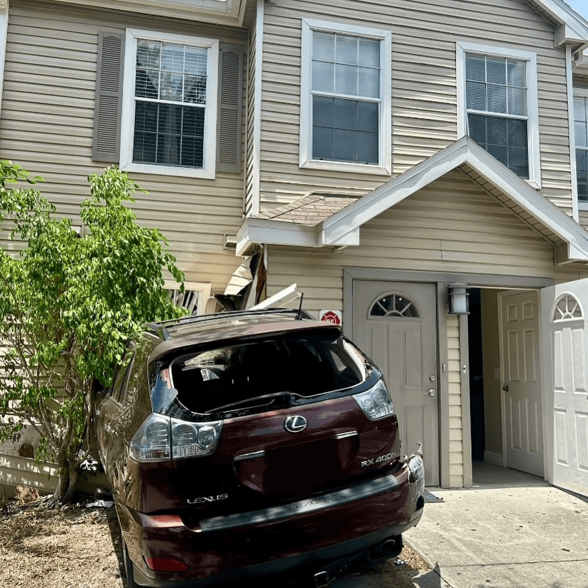 SUV crashes into Golden Gate apartment buildings, causing major structural damage
