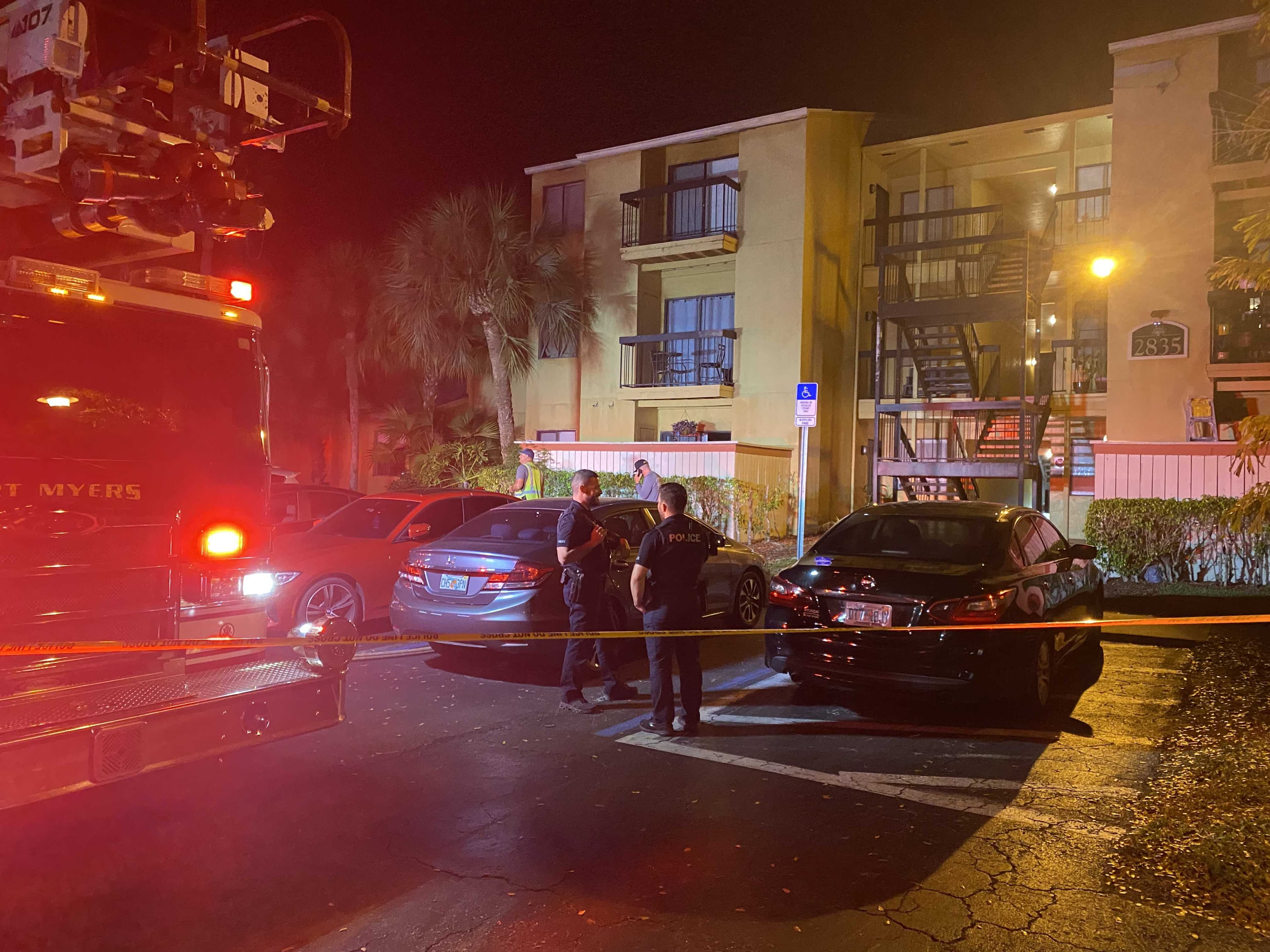 Apartment fire in Fort Myers, one person injured