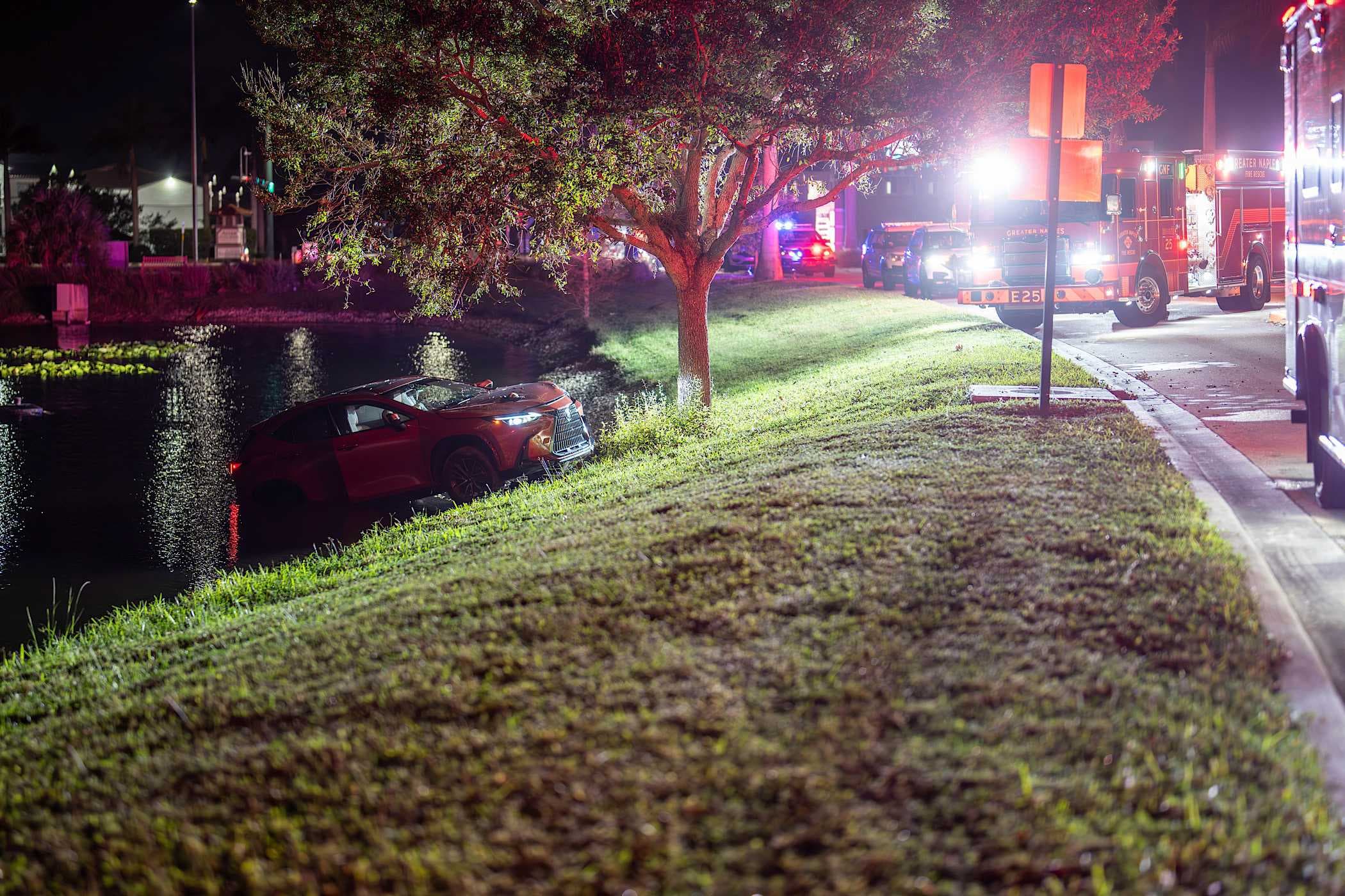 1 in hospital after car crashes into a Naples pond