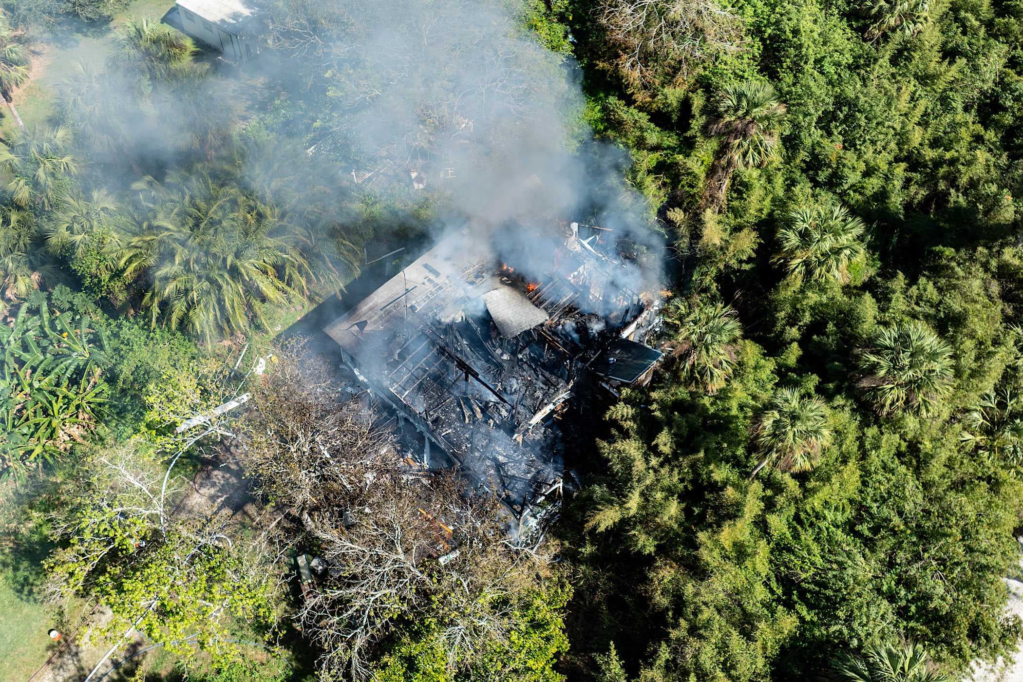 Firefighter injured in Golden Gate Estates house fire