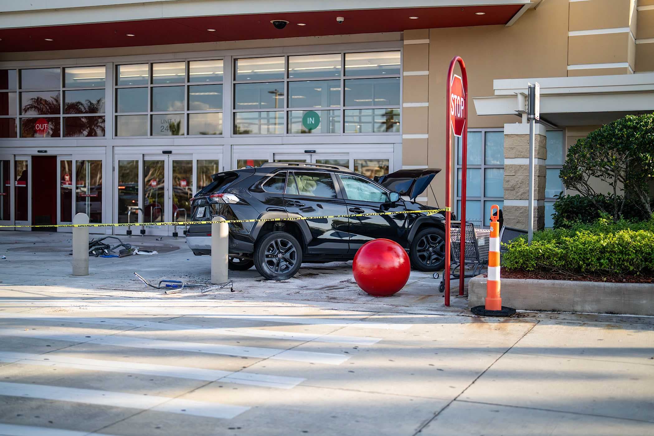 Driver injured after crashing near North Naples Target entrance