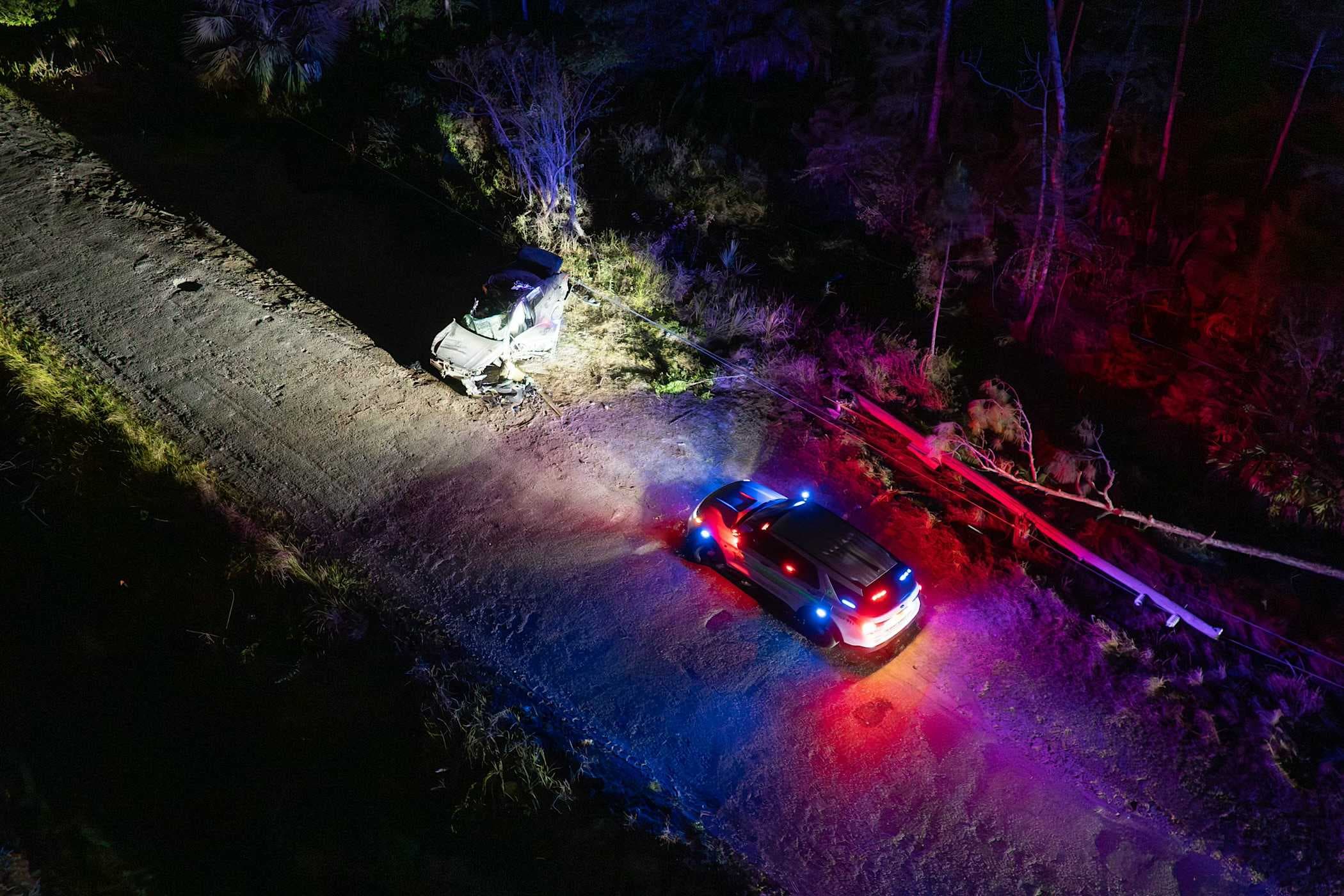 Deputies investigate crash after vehicle hits pole in Bonita Springs