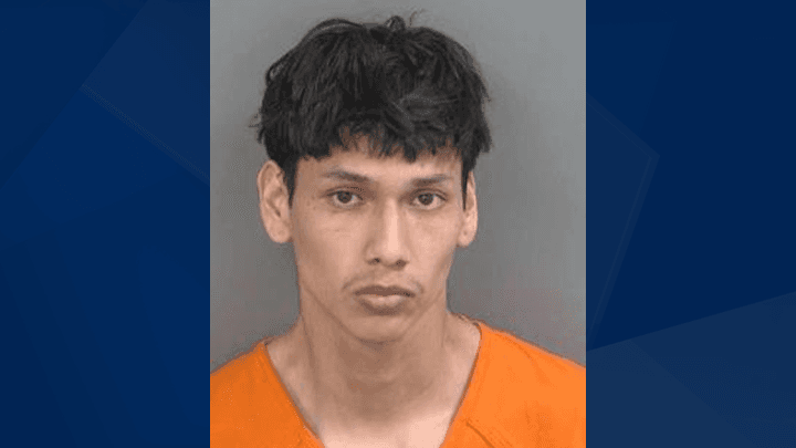 18-year-old arrested after speeding over 100 mph on motorcycle in Naples