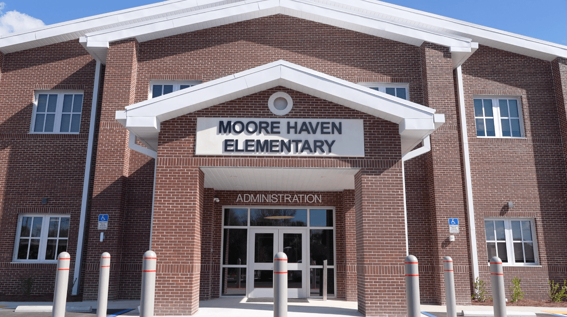 First day in a new school: Moore Haven Elementary School opens for first time