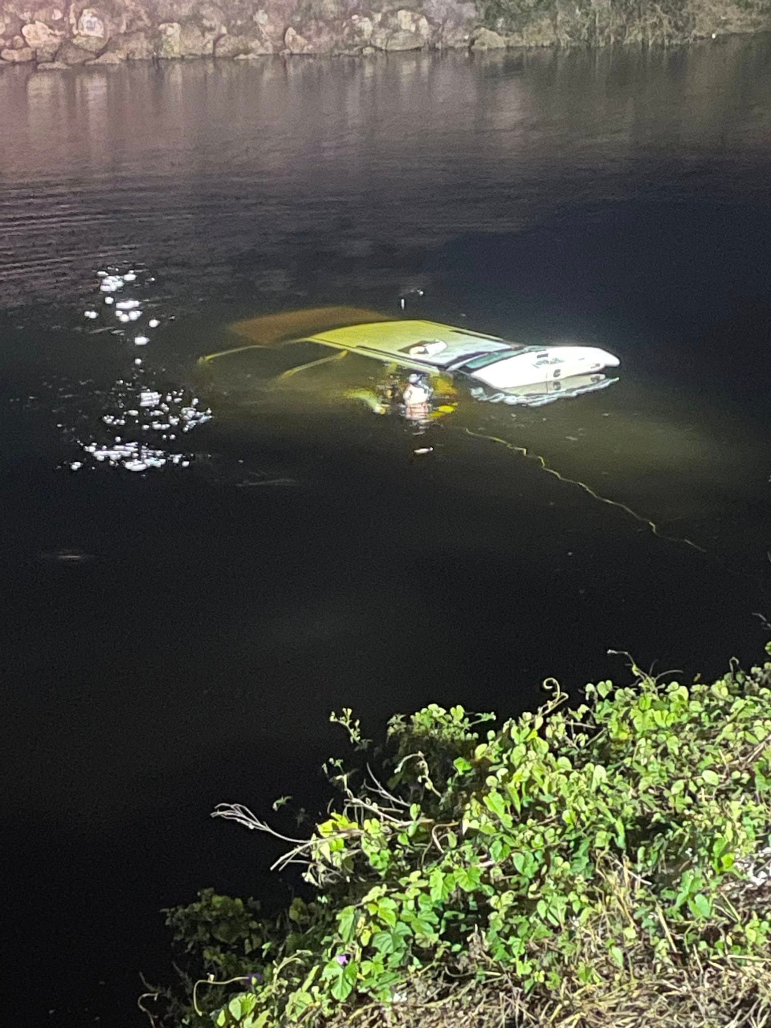 No occupants found in submerged vehicle in San Carlos Park