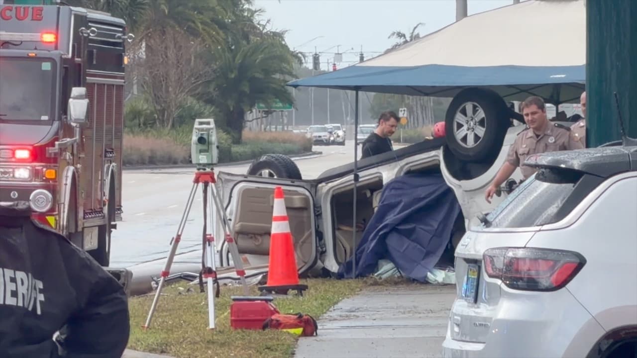 FHP investigating deadly crash on Vanderbilt Beach Road and Collier Boulevard