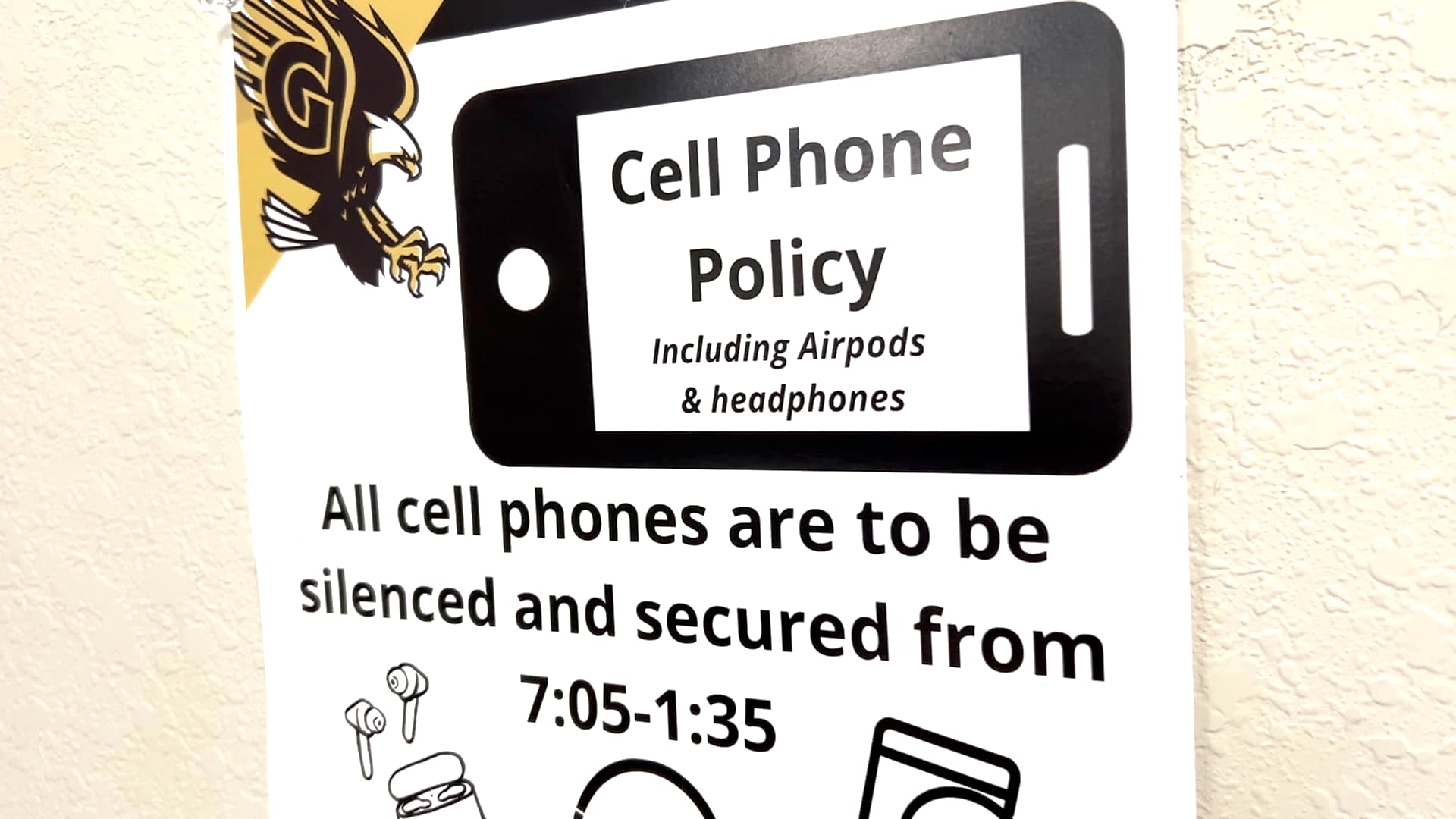 Lee County School District implements stricter cell phone policy this year