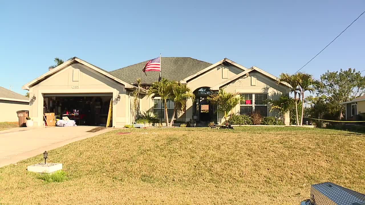 Northwest Cape Coral family escapes early morning house fire