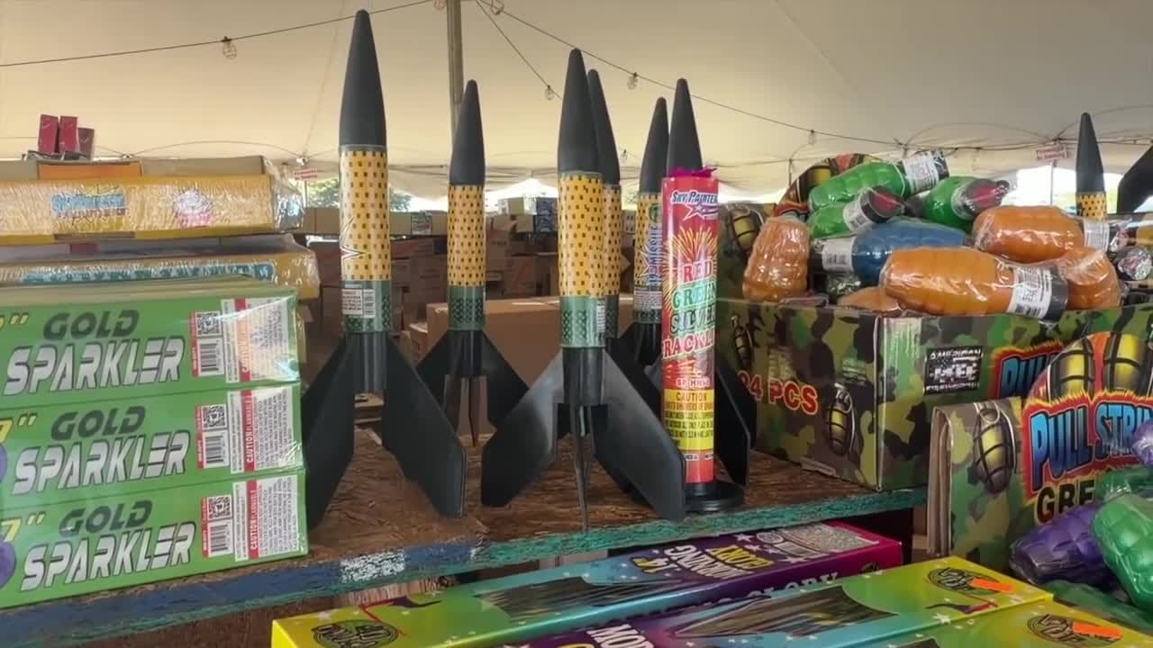 NEW YEAR'S EVE: What you need to know about fireworks in Southwest Florida