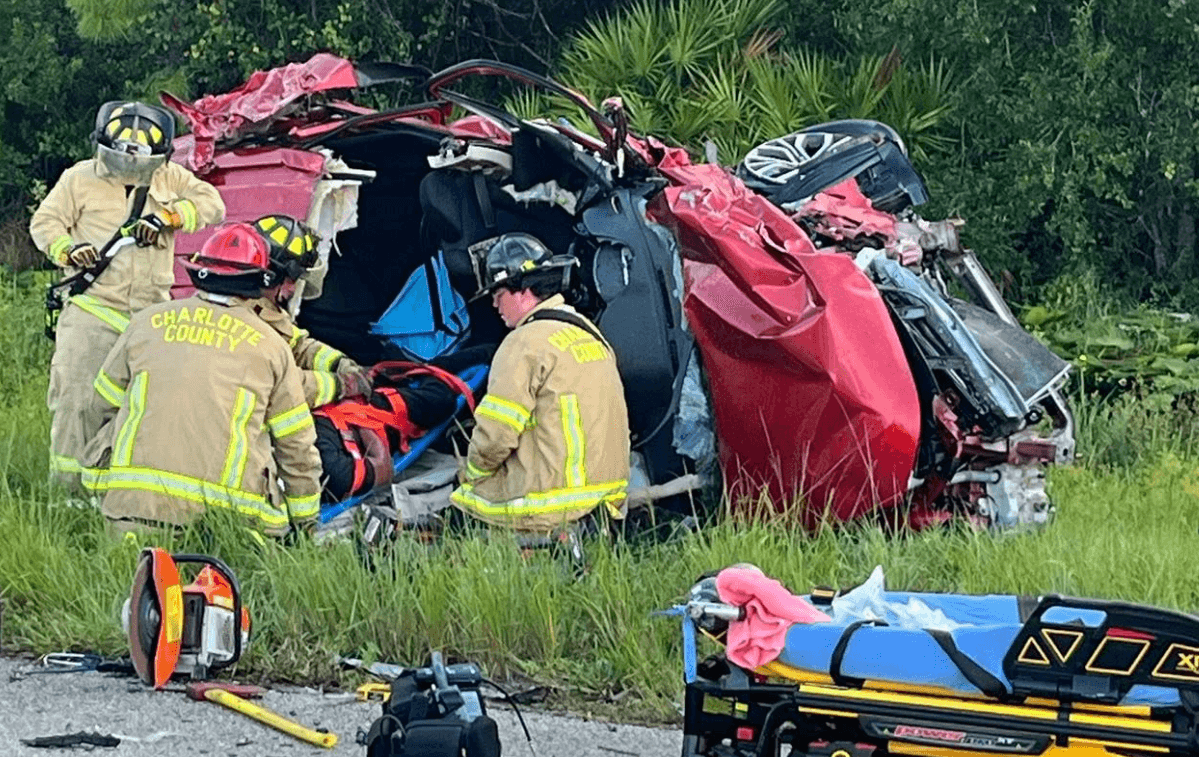 At least four people injured in Tamiami Trail crash, Charlotte County crews say