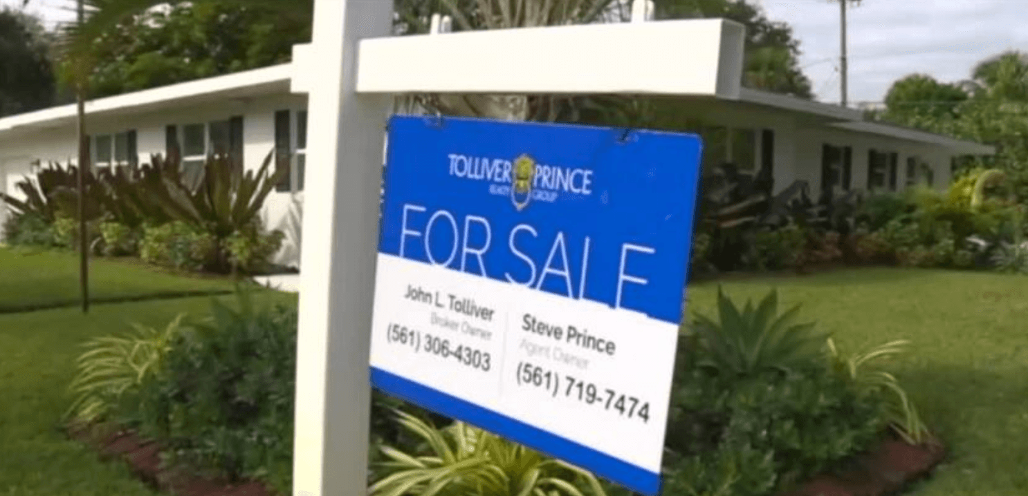 U.S. unsold homes hit highest level since 2009, signaling trouble
