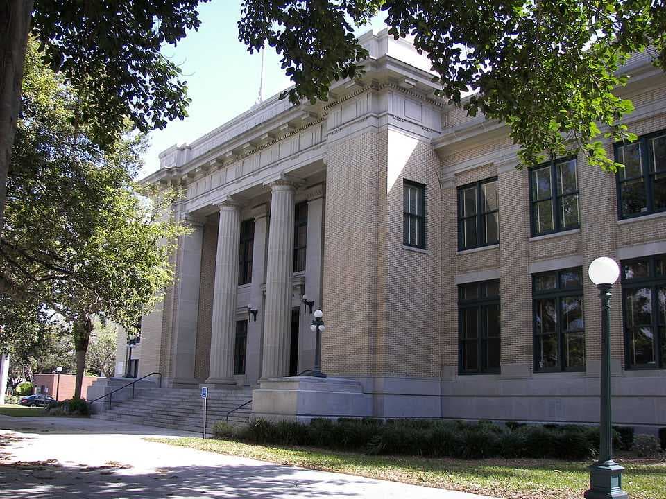 Lee County clerk of court faces discrimination lawsuit from former employee