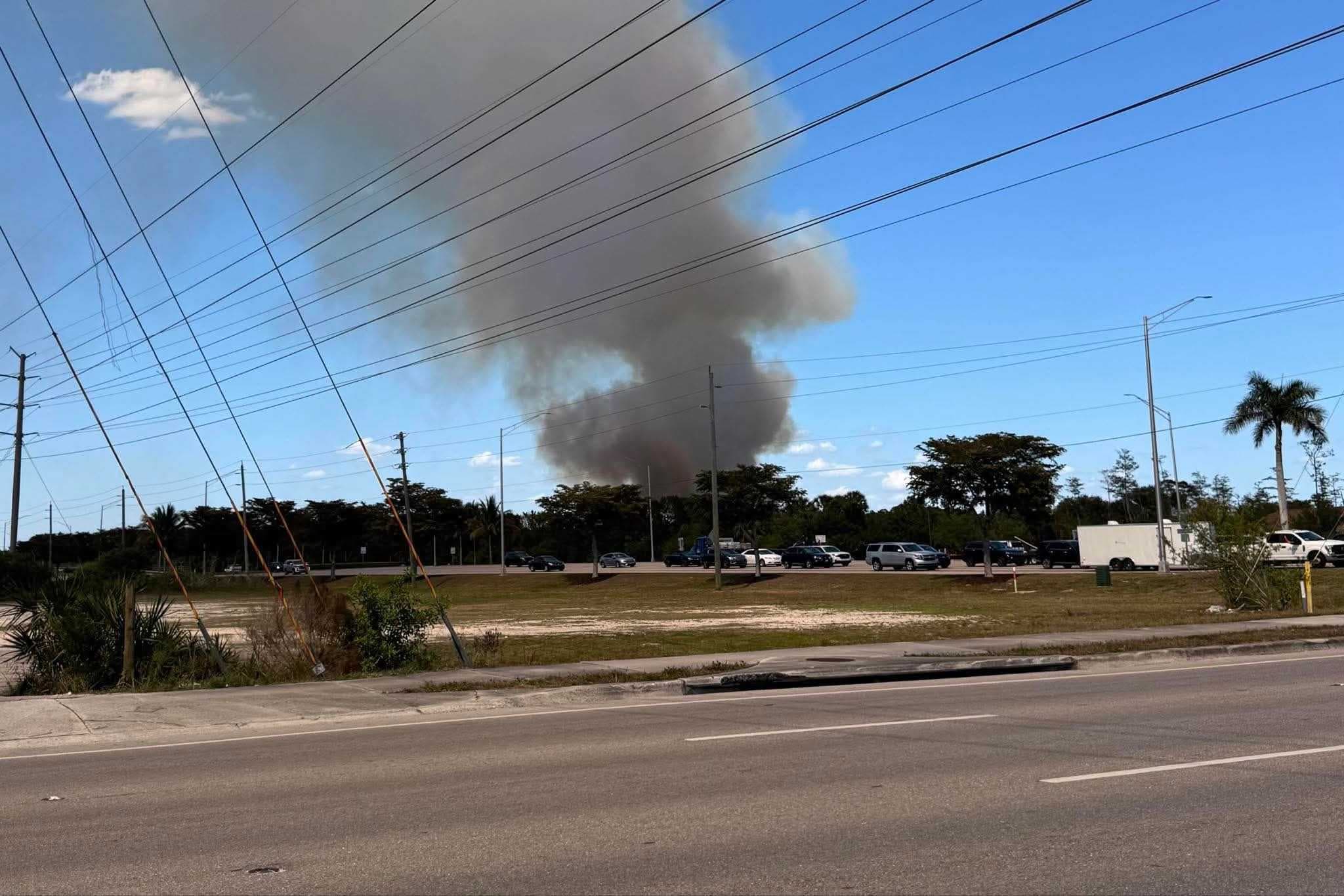 Brush fire erupts near I-75 in North Naples