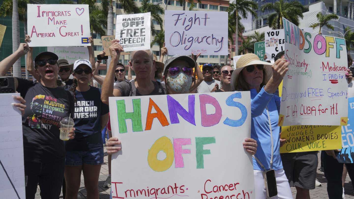 Protesters tee off against Trump and Musk in “Hands Off!” rallies across the U.S.