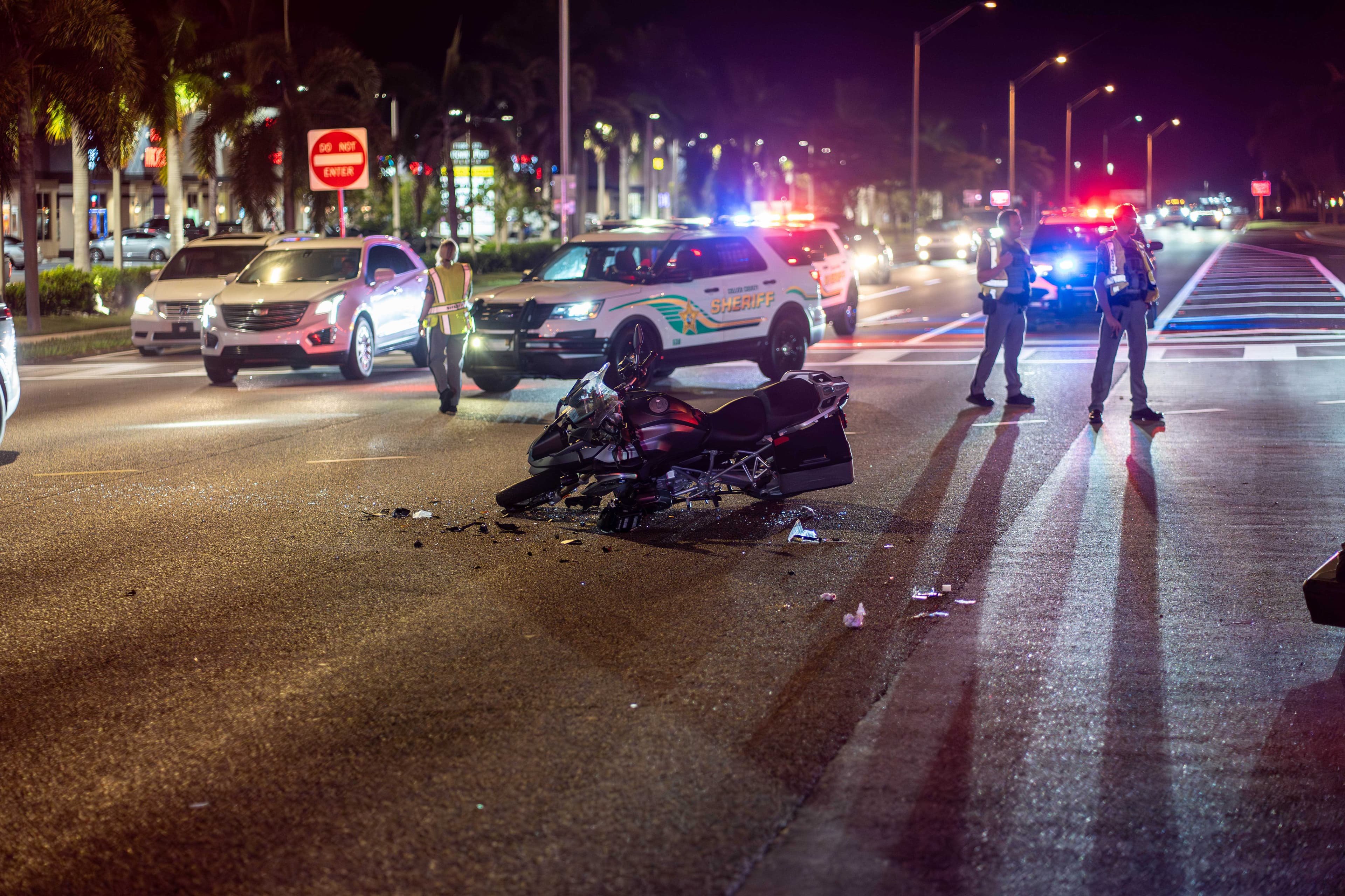 Motorcyclist hospitalized after crash in Collier County