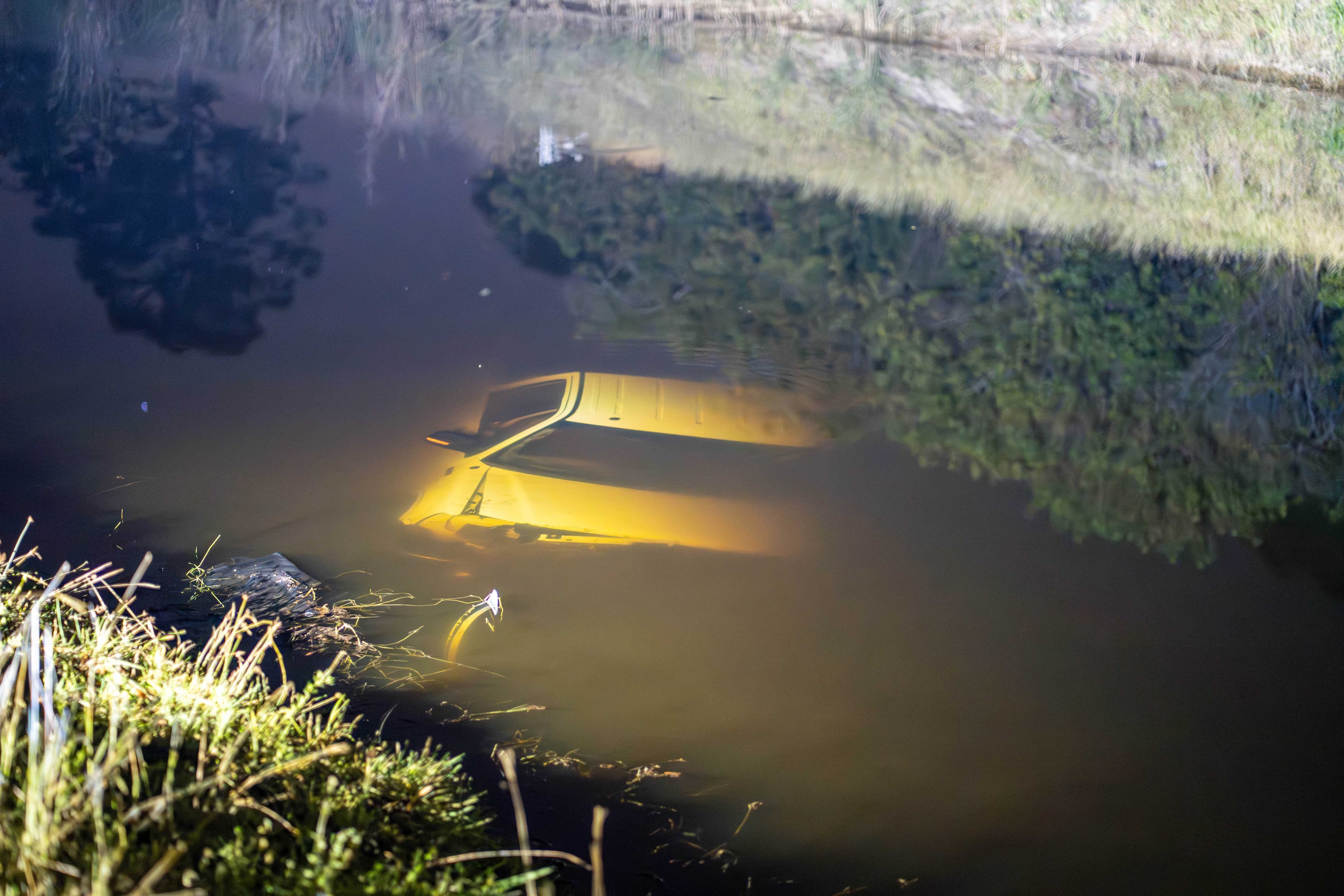1 hospitalized after car crashes into canal in Lehigh Acres