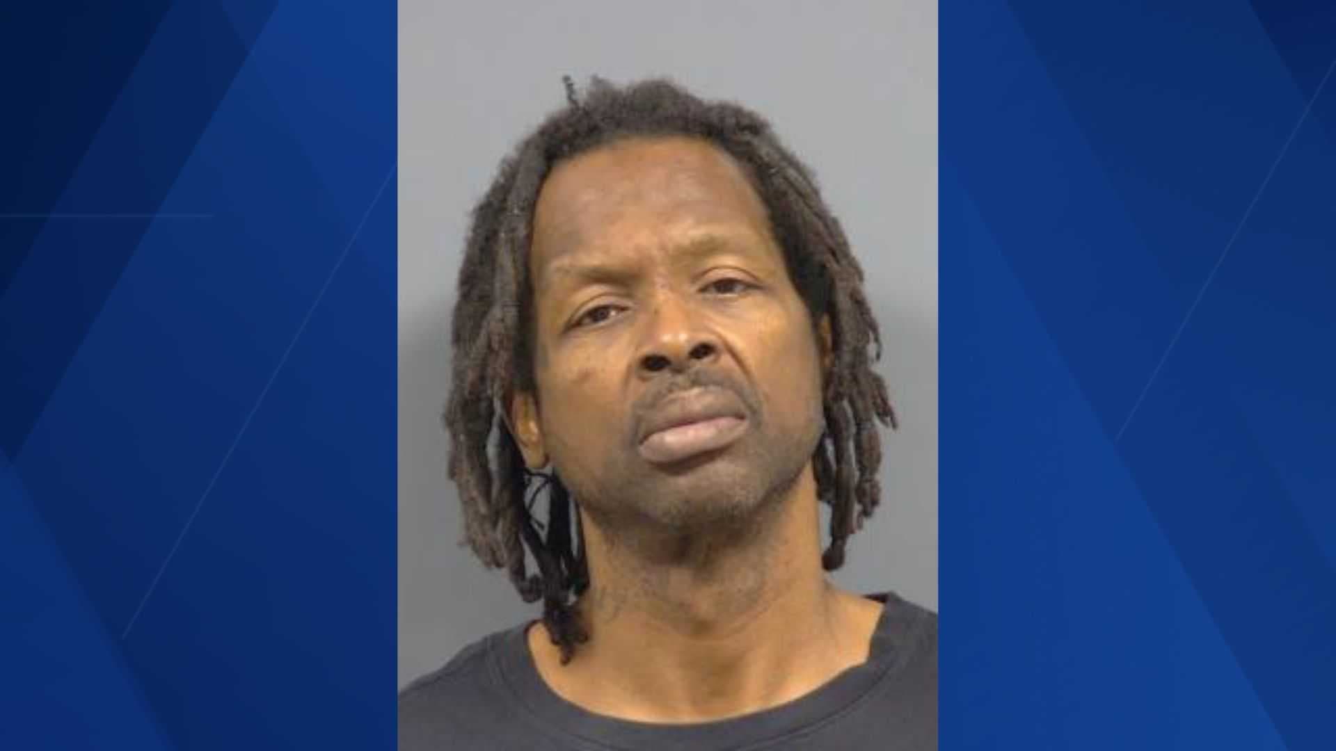 Fort Myers man wanted by authorities for breaking probation after not returning rental car