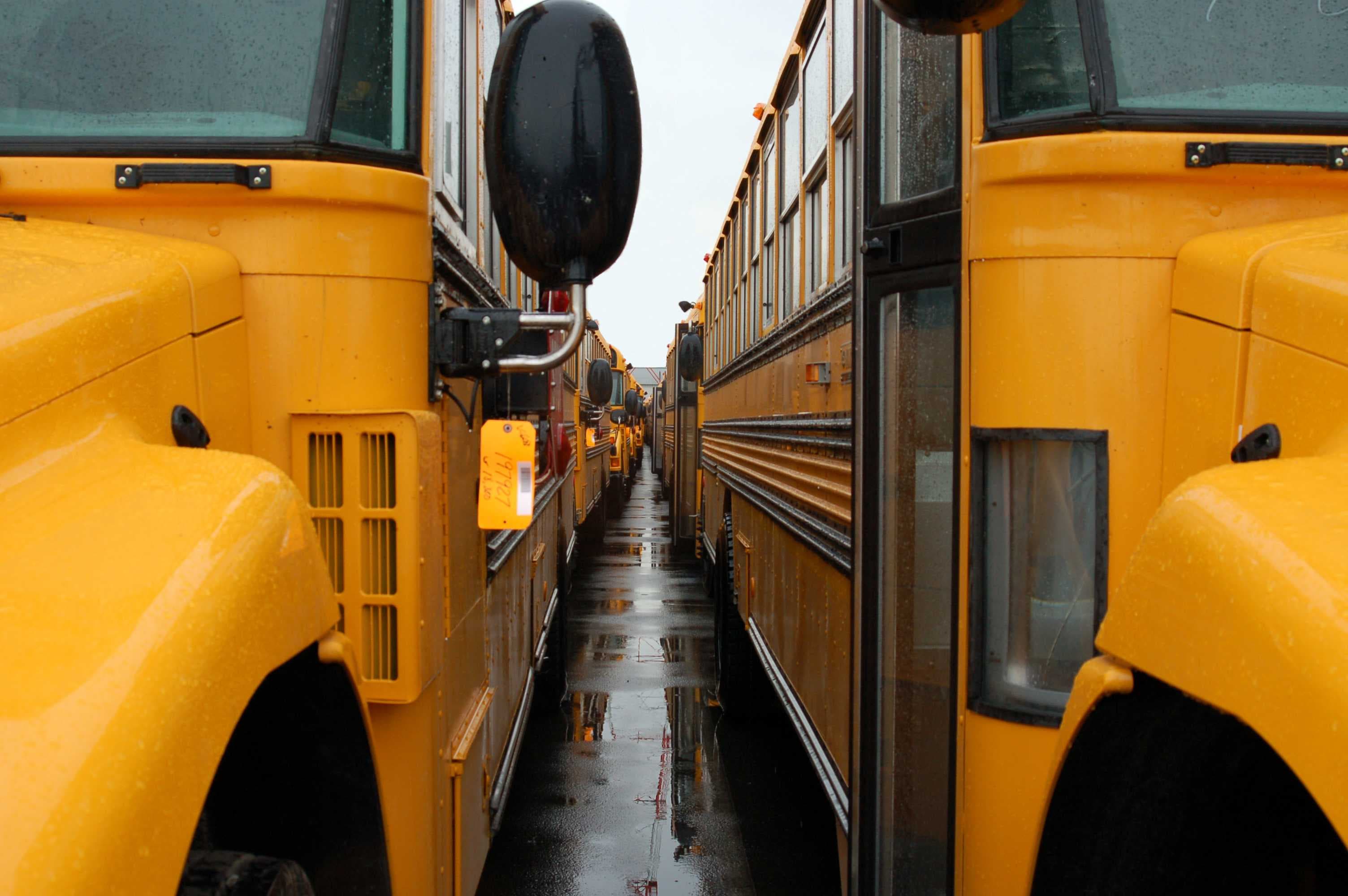 Senators OK repealing later school start times