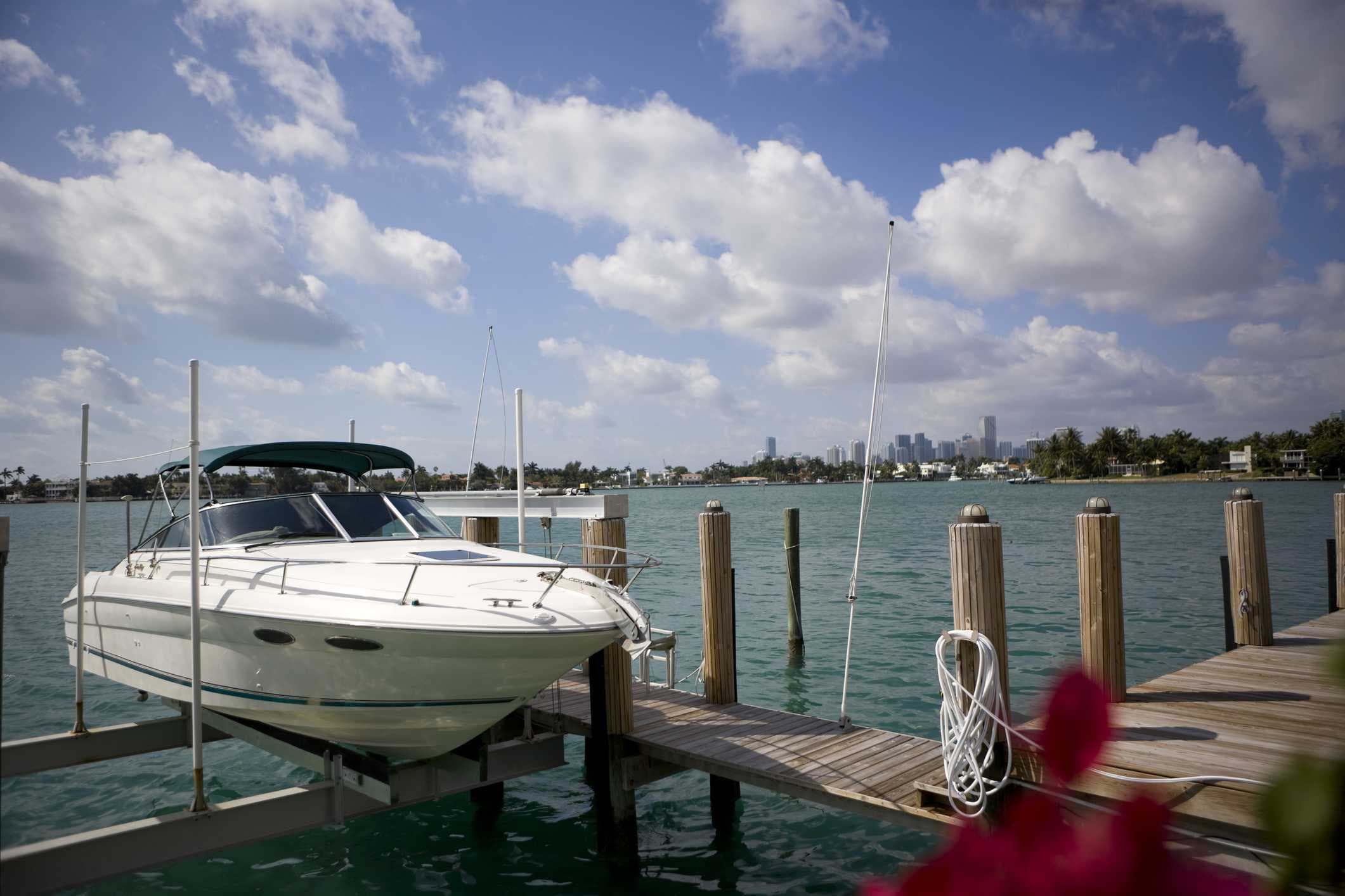 Cape Coral discusses possible changes boat canopy, sun shelter regulations on Wednesday