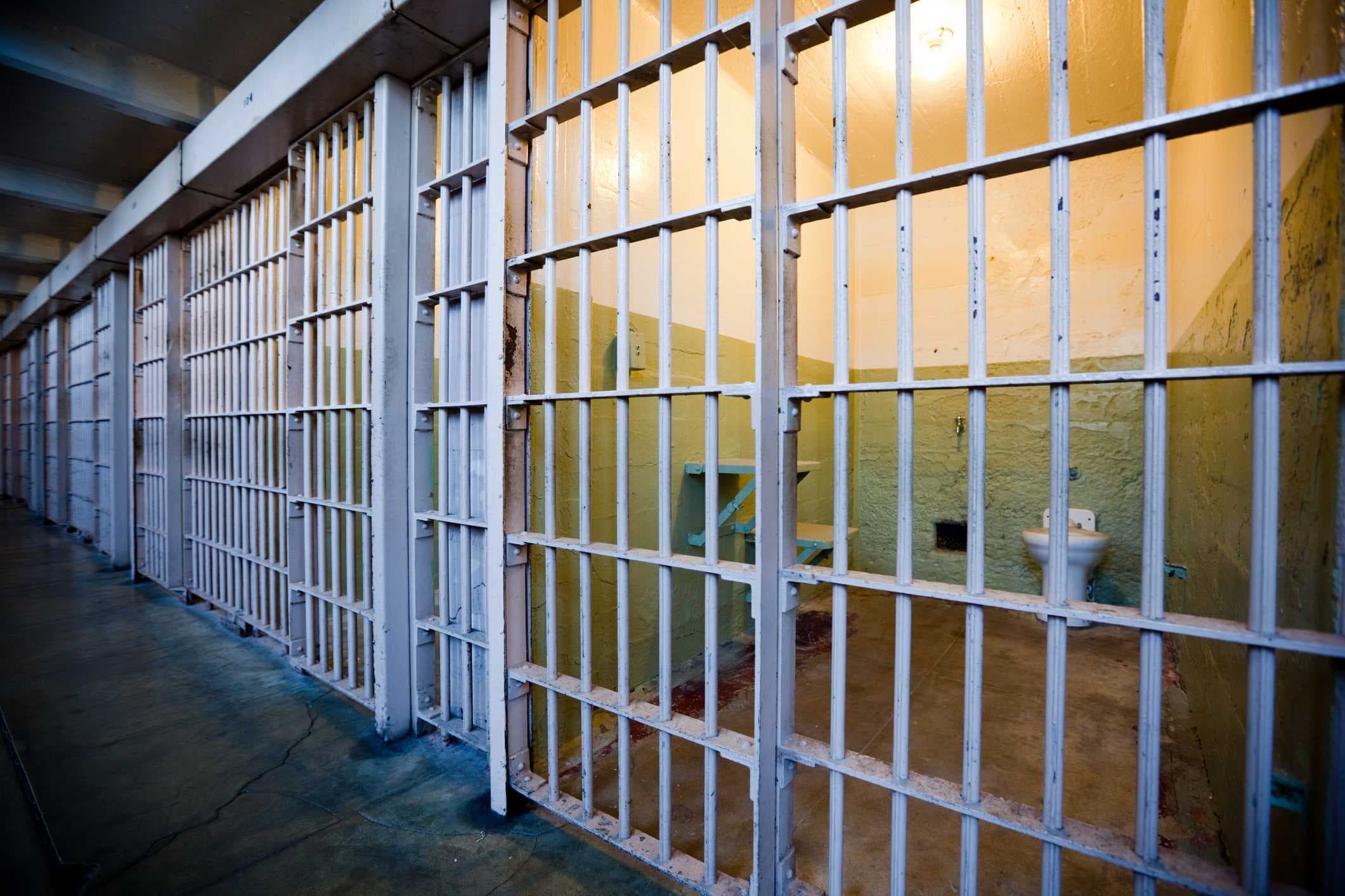 Fort Myers man sentenced to 15 years in prison for possession of loaded gun