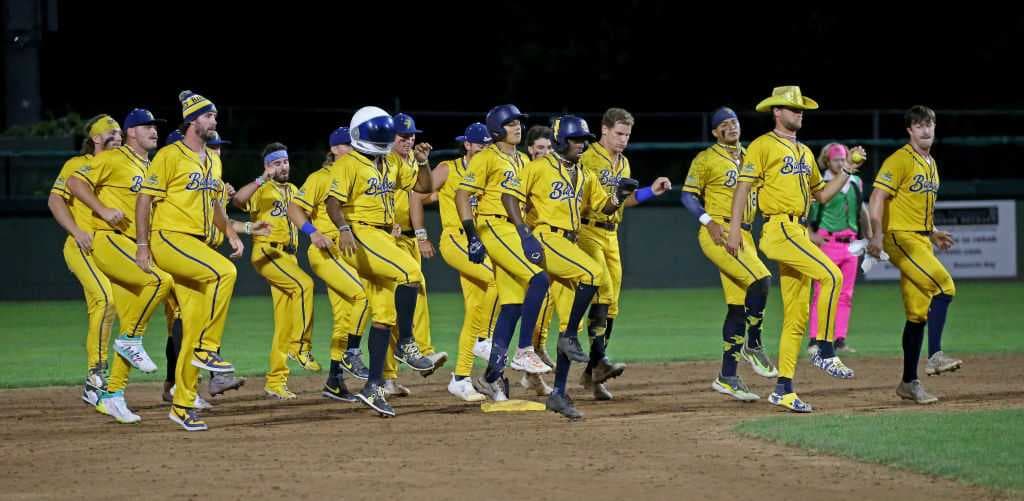 Savannah Bananas bring unique baseball experience to Fort Myers