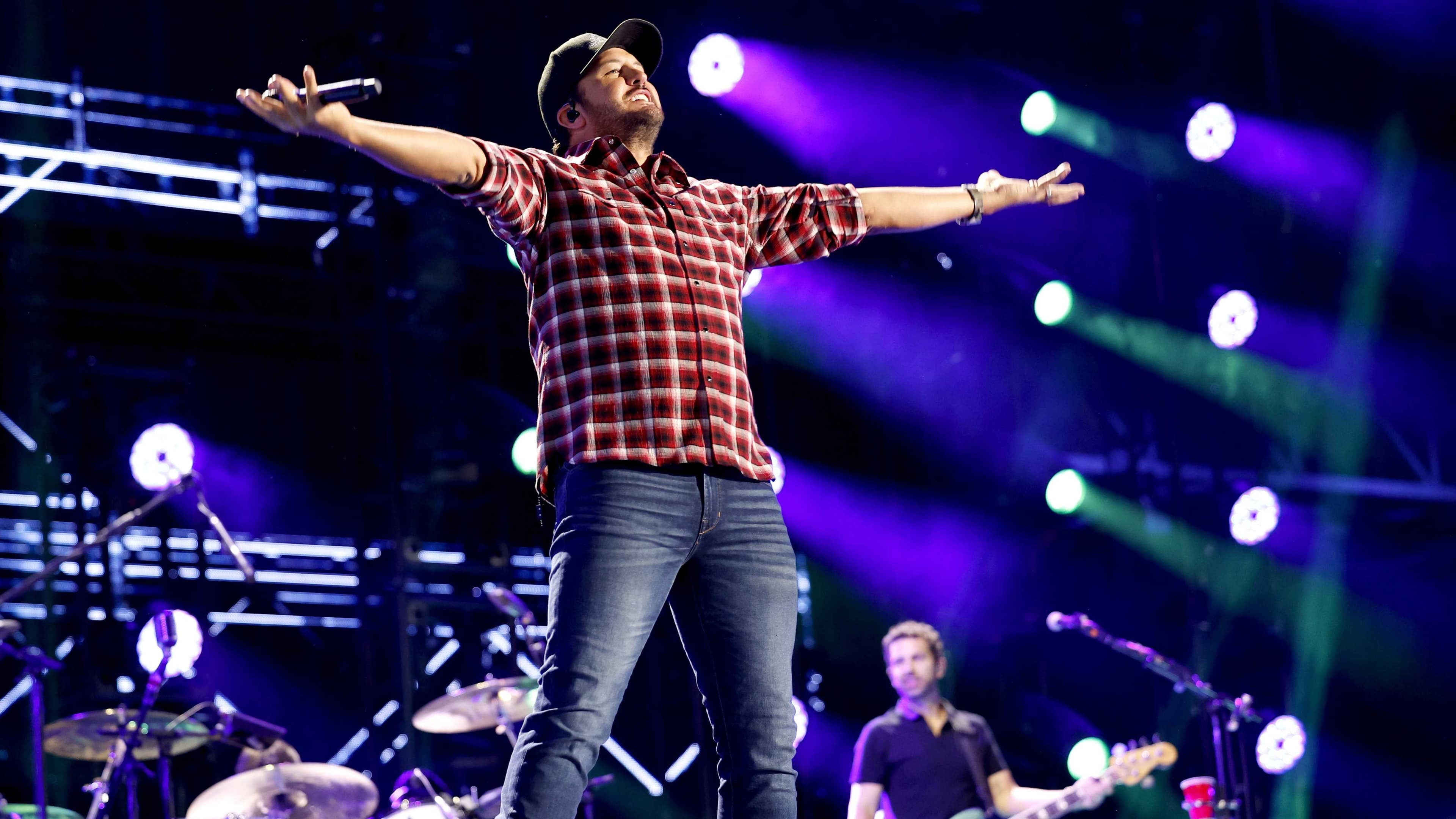 Luke Bryan set to perform at JetBlue Park in Lee County
