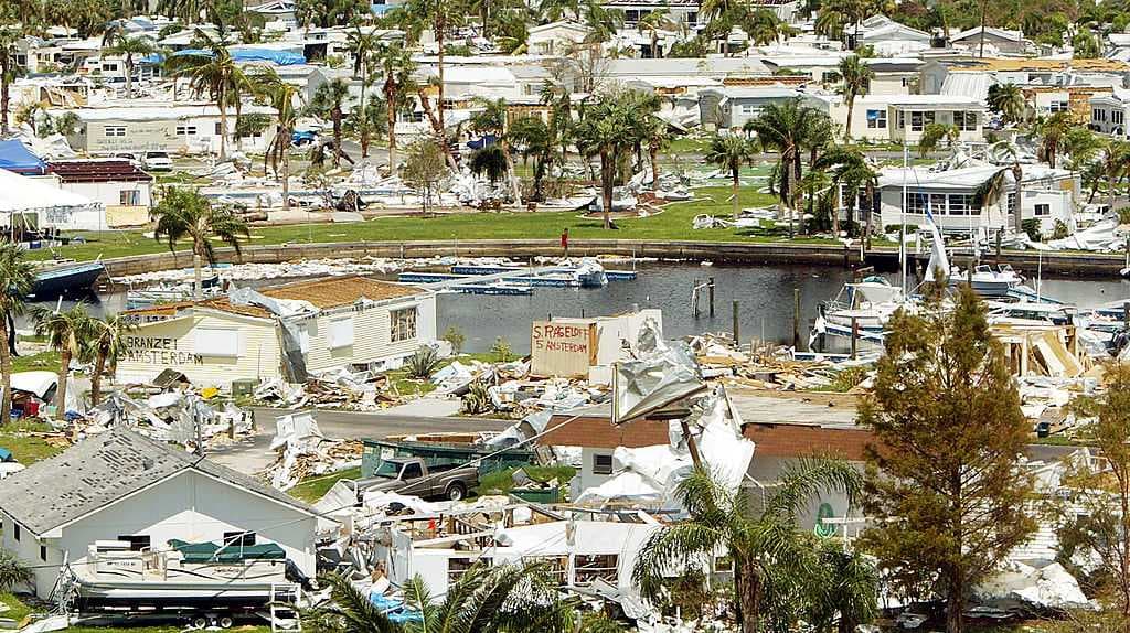 Storm chasers help rebuild Punta Gorda bar after Hurricane Charley