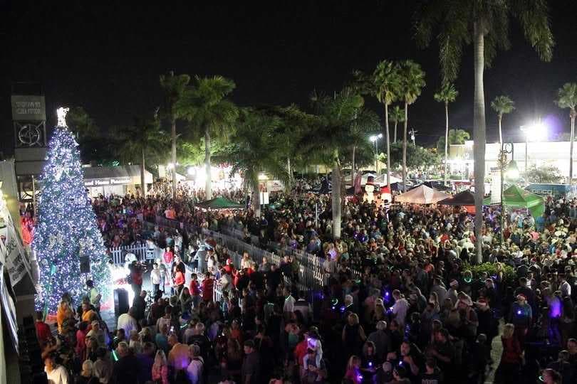 Cape Coral Chamber of Commerce holds annual Holiday Festival of Lights