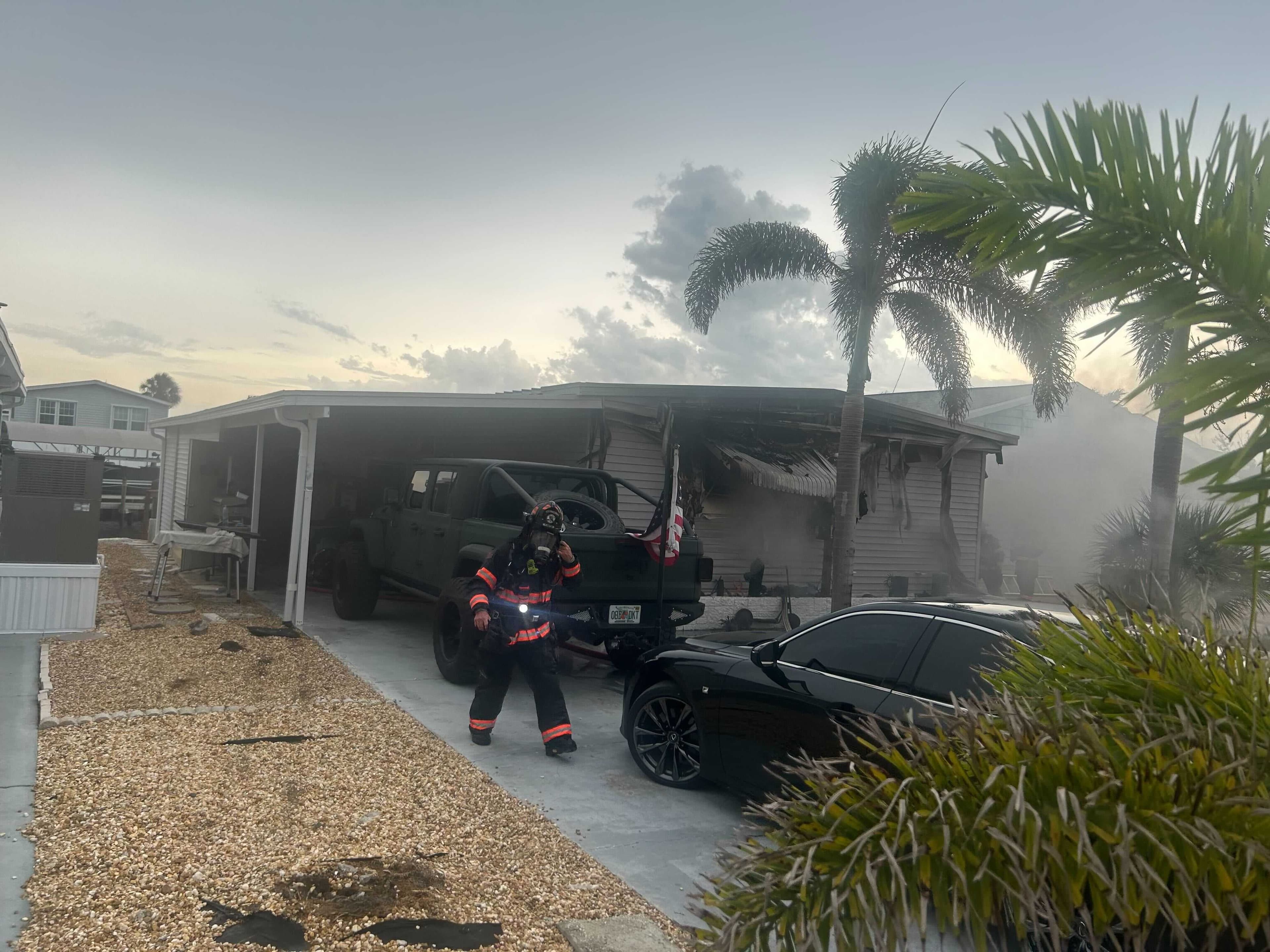 Good Samaritan rescues man from mobile home fire in Lee County