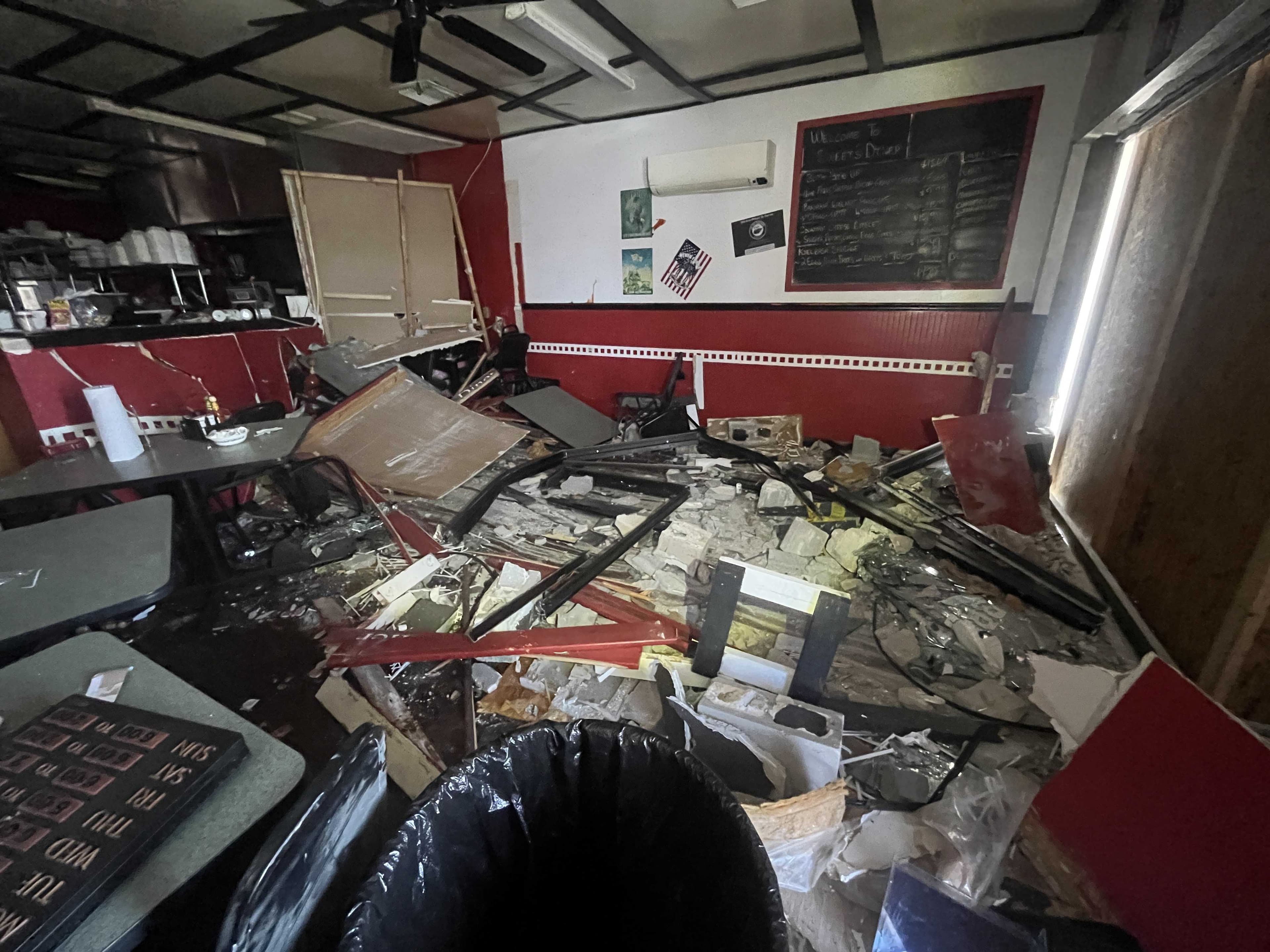 Port Charlotte diner shut down after new driver slams into dining room