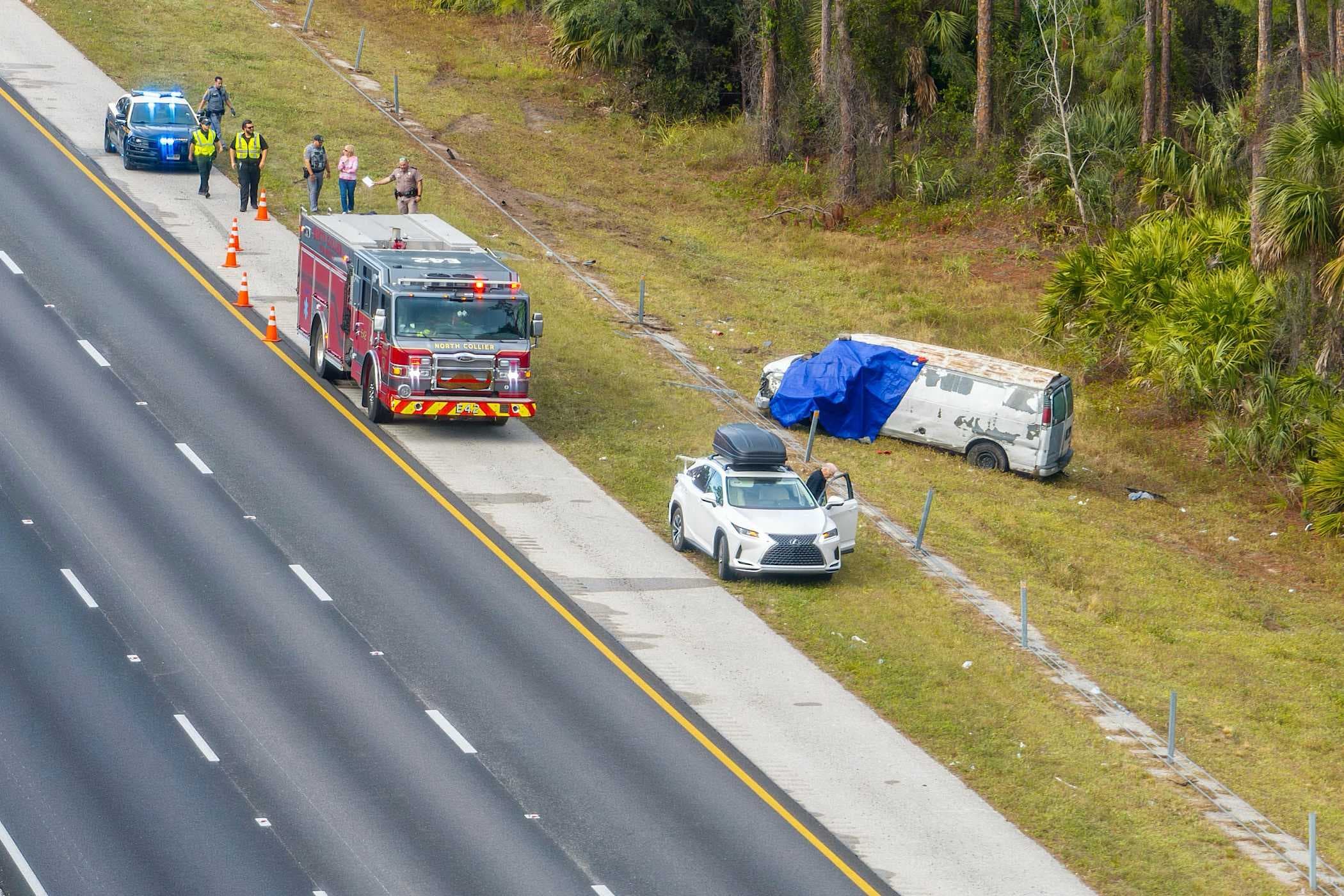Man dies after losing control of van along I-75 in Collier County, FHP says
