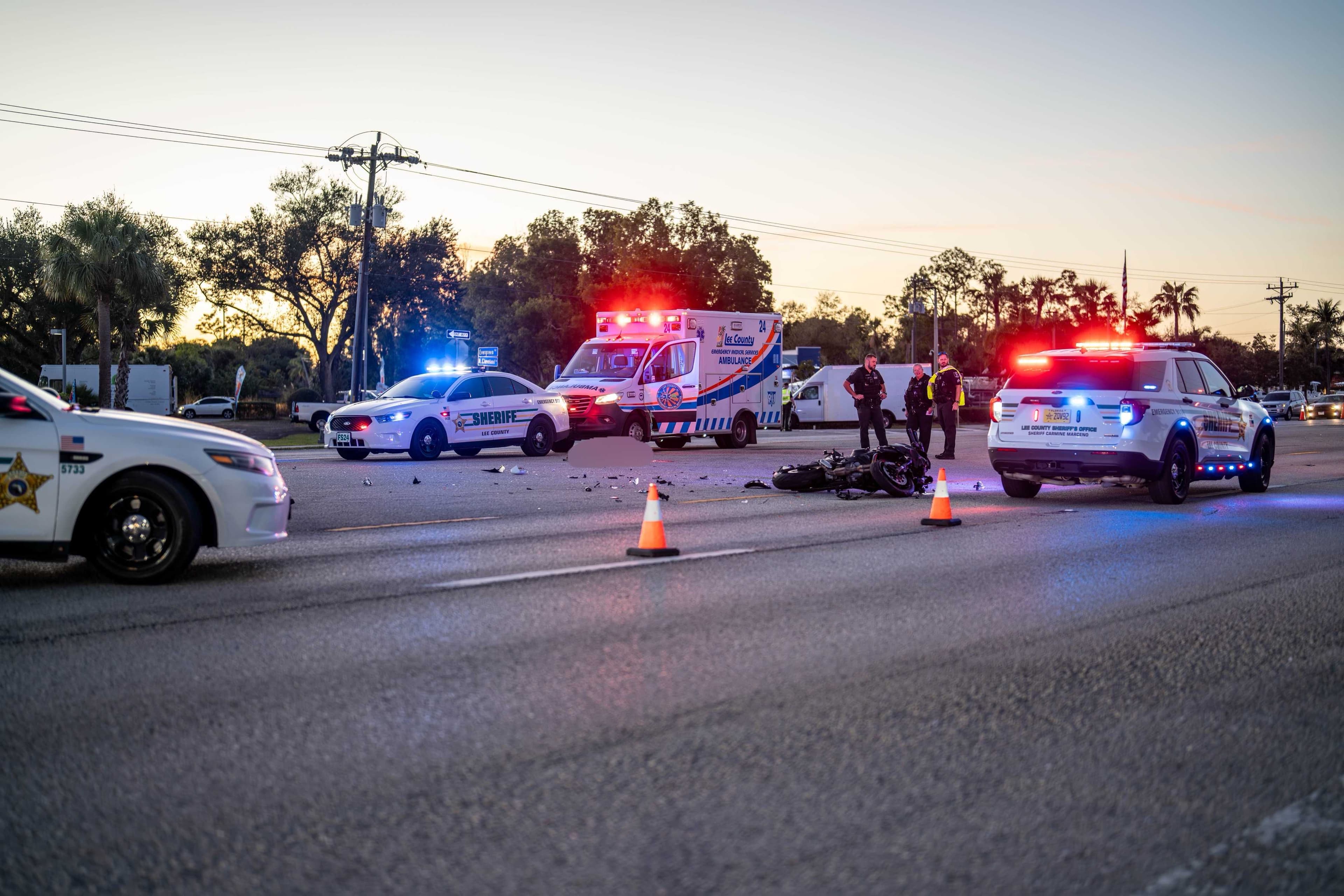 At least 1 dead after crash in North Fort Myers