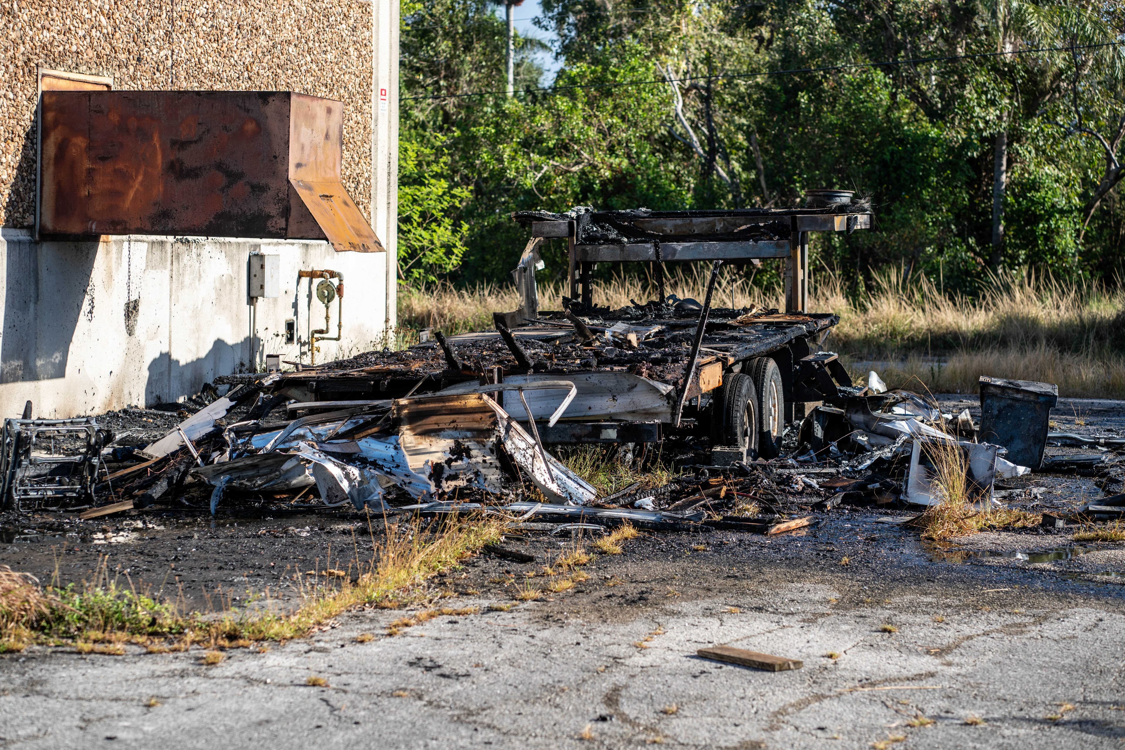 Fire leaves RV destroyed in North Fort Myers