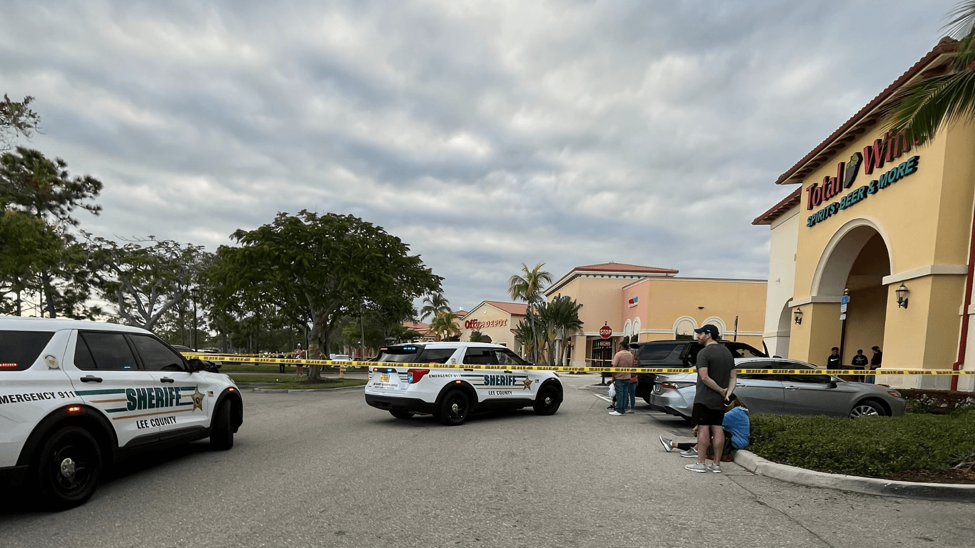 1 person injured in shooting at Coconut Point Mall in Estero