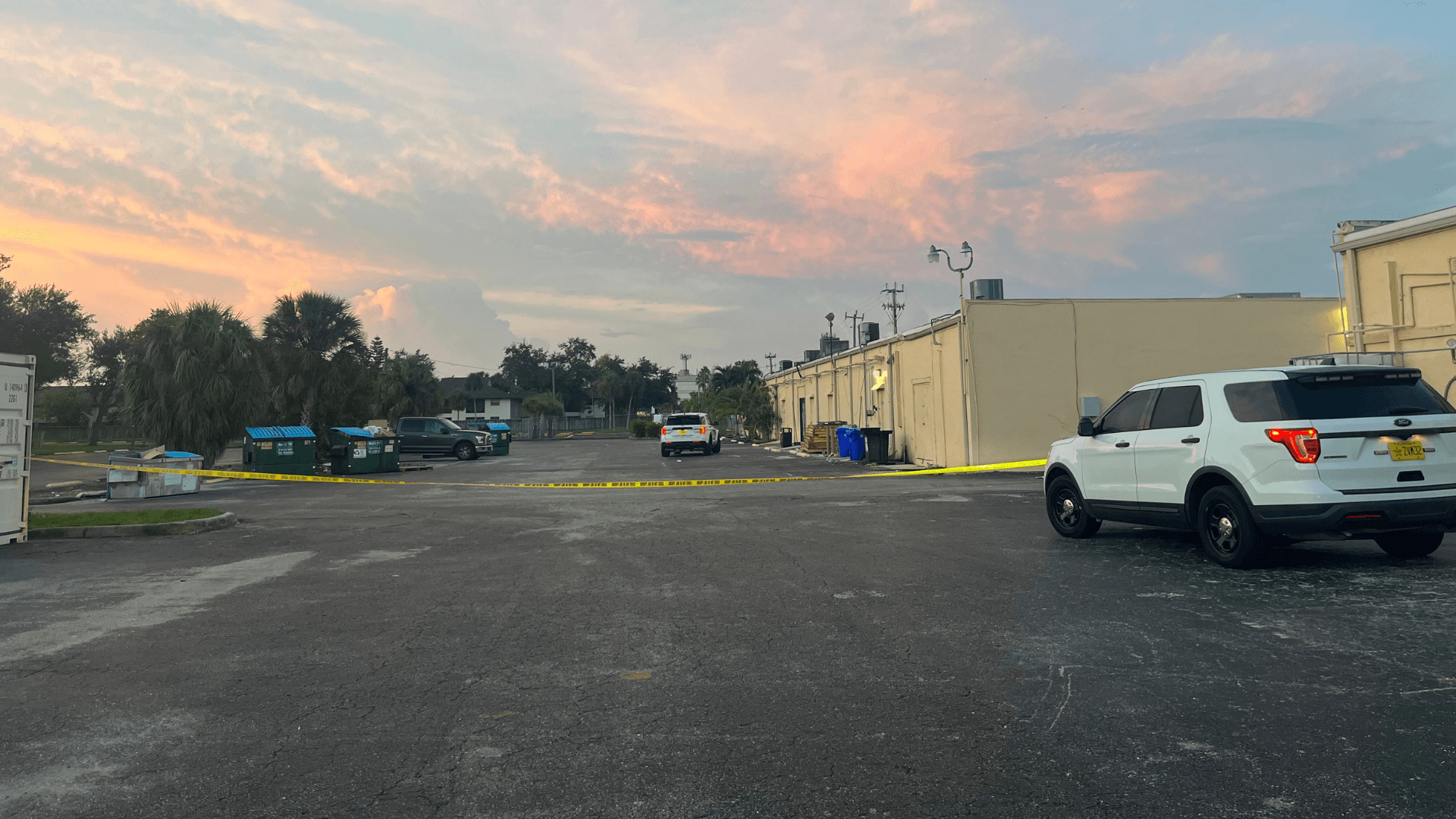 Lee County deputies investigate scene at Royal Arcade in Fort Myers