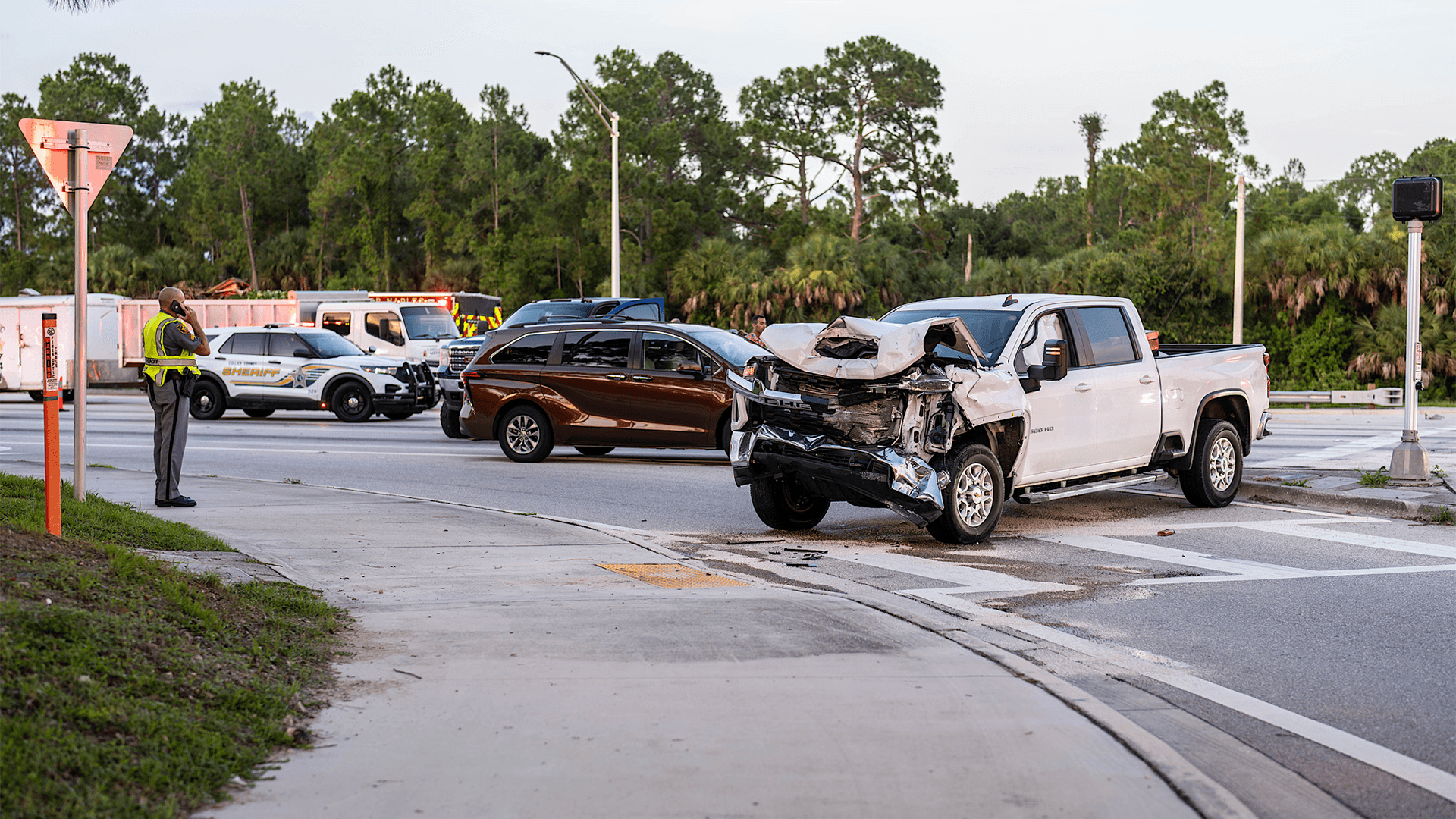 Man in custody after attempting to leave crash scene in Collier County