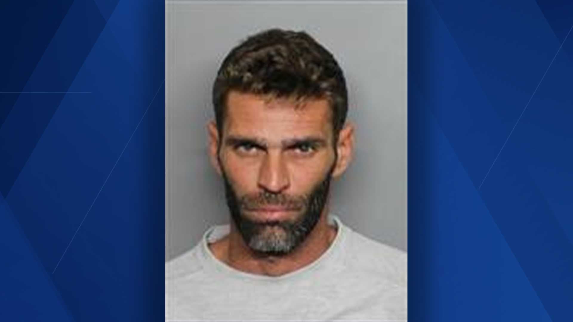 Man accused of leading teen into crime during theft at Englewood business