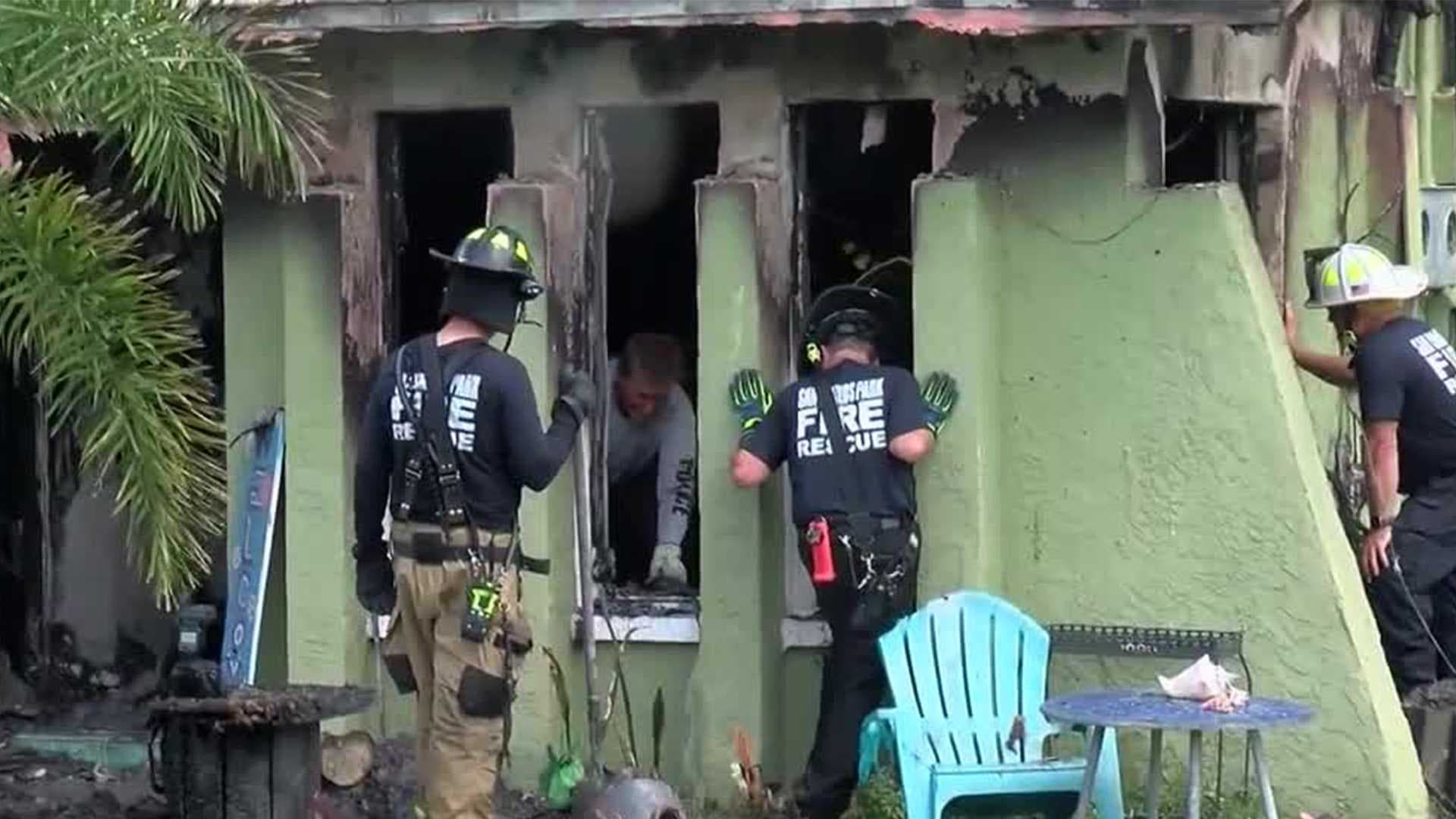 2 dogs dead after duplex fire in San Carlos Park