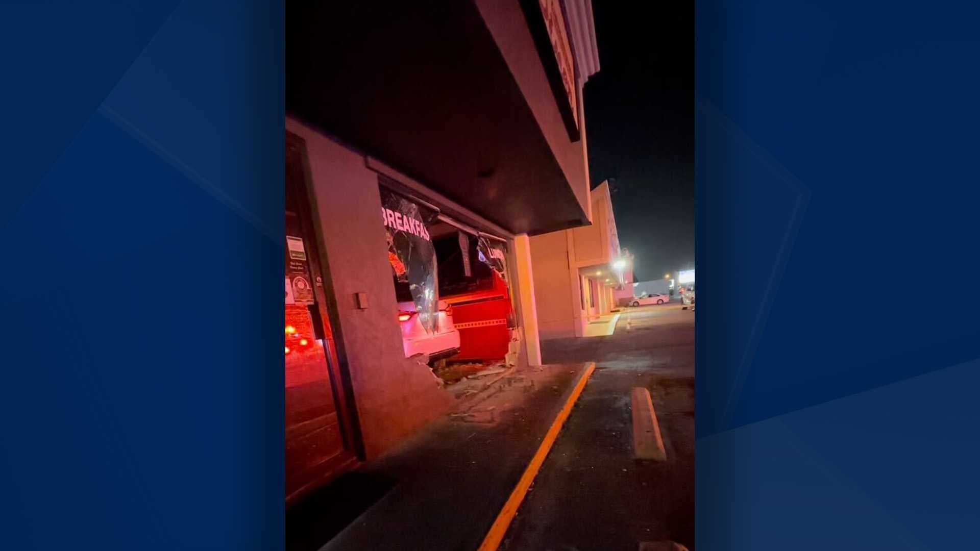 Vehicle crashes into diner in Port Charlotte