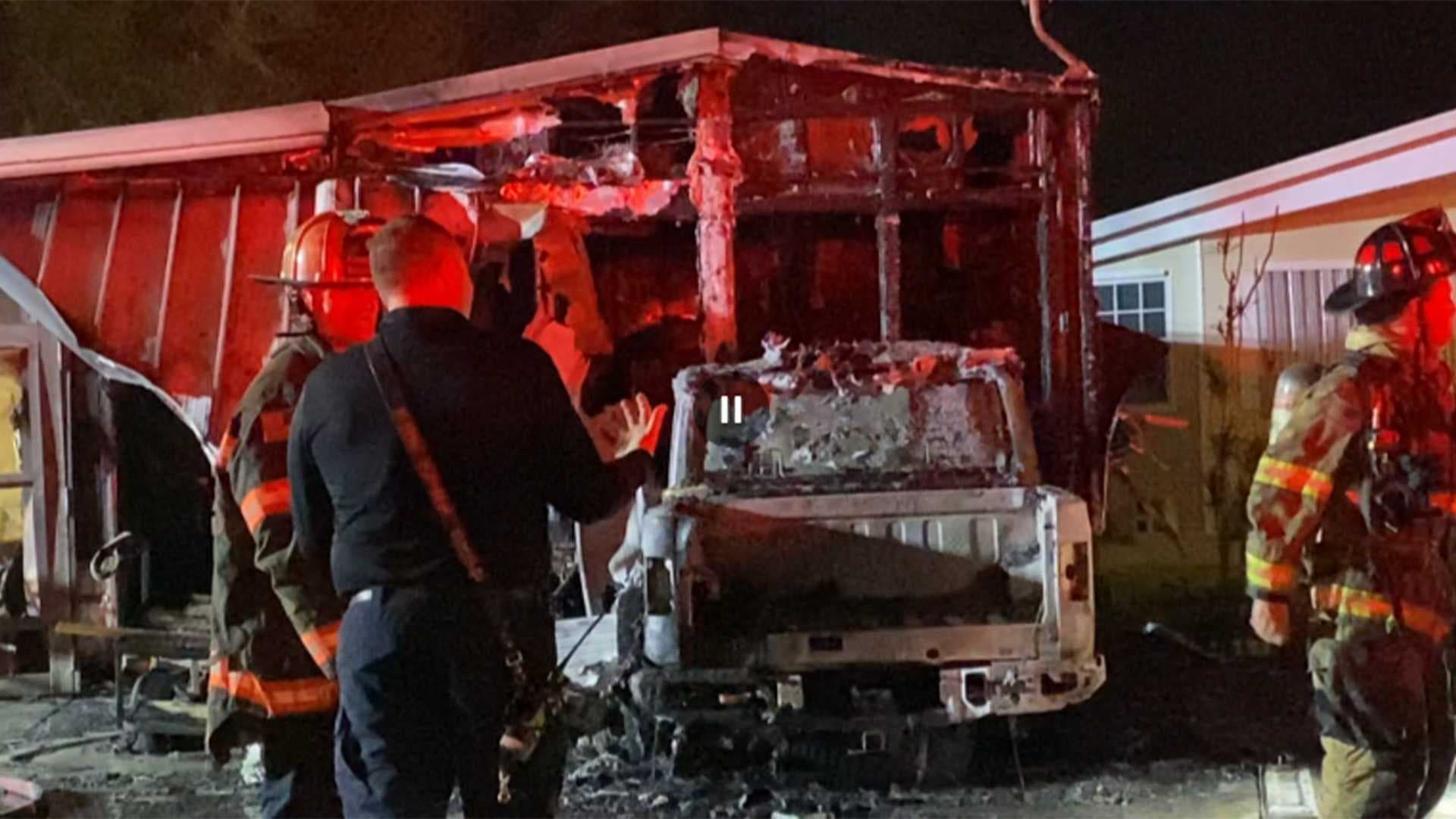 Vehicle fire spreads to mobile home in Iona