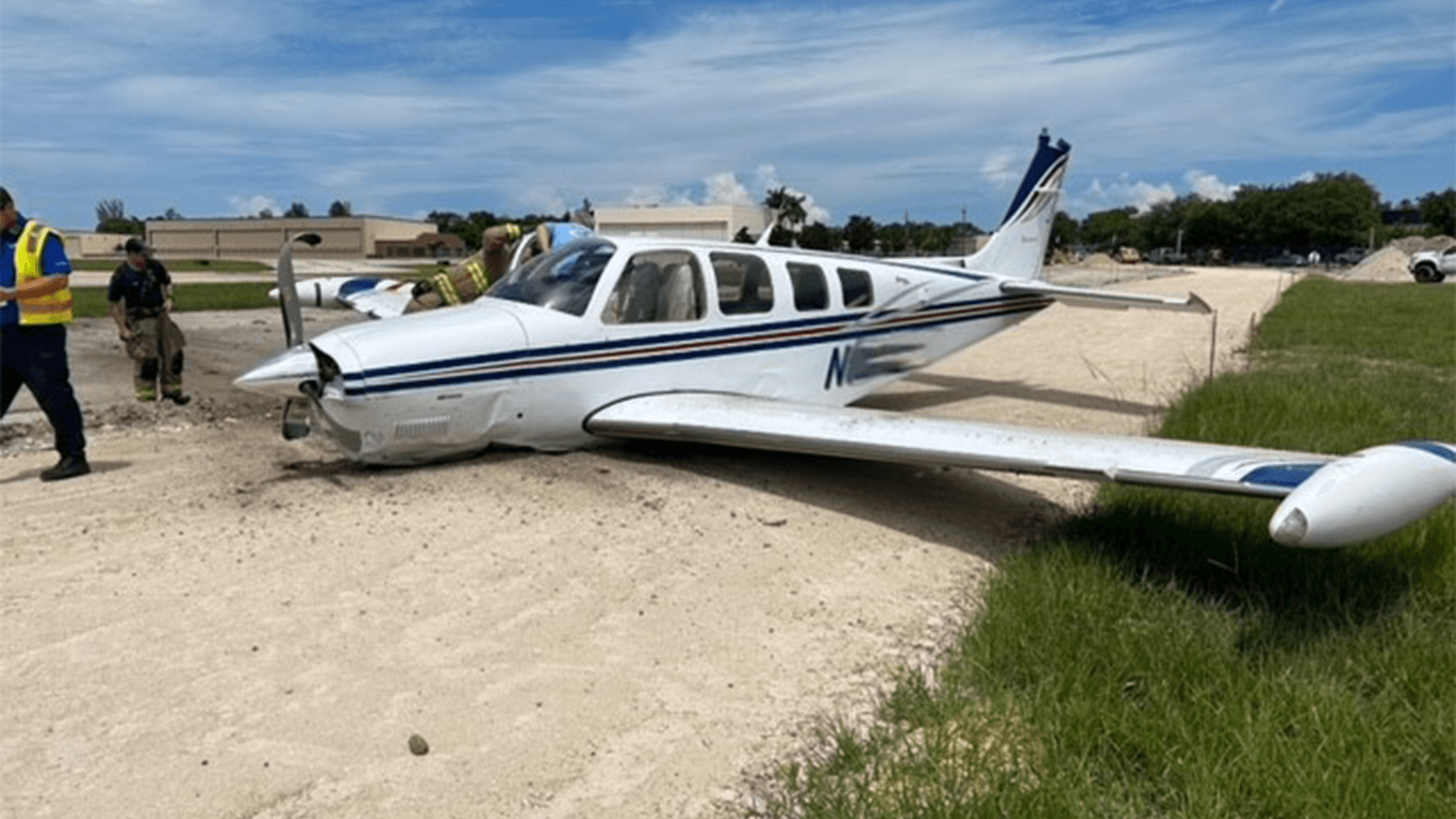 Plane makes emergency landing at Naples Airport amid engine issues
