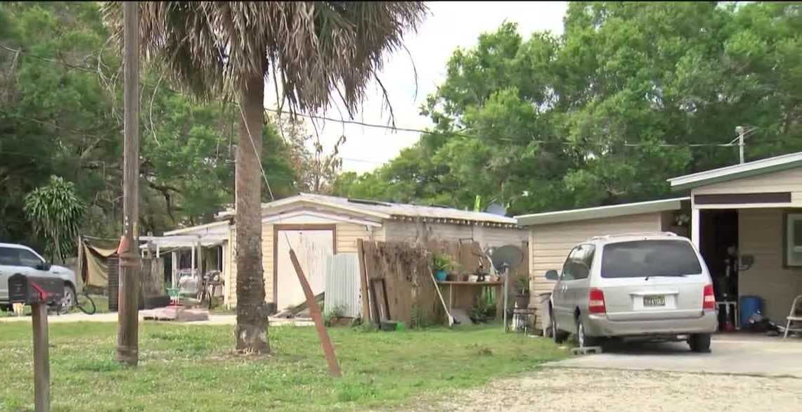 Sheriff's office assists ICE in operation at LaBelle home