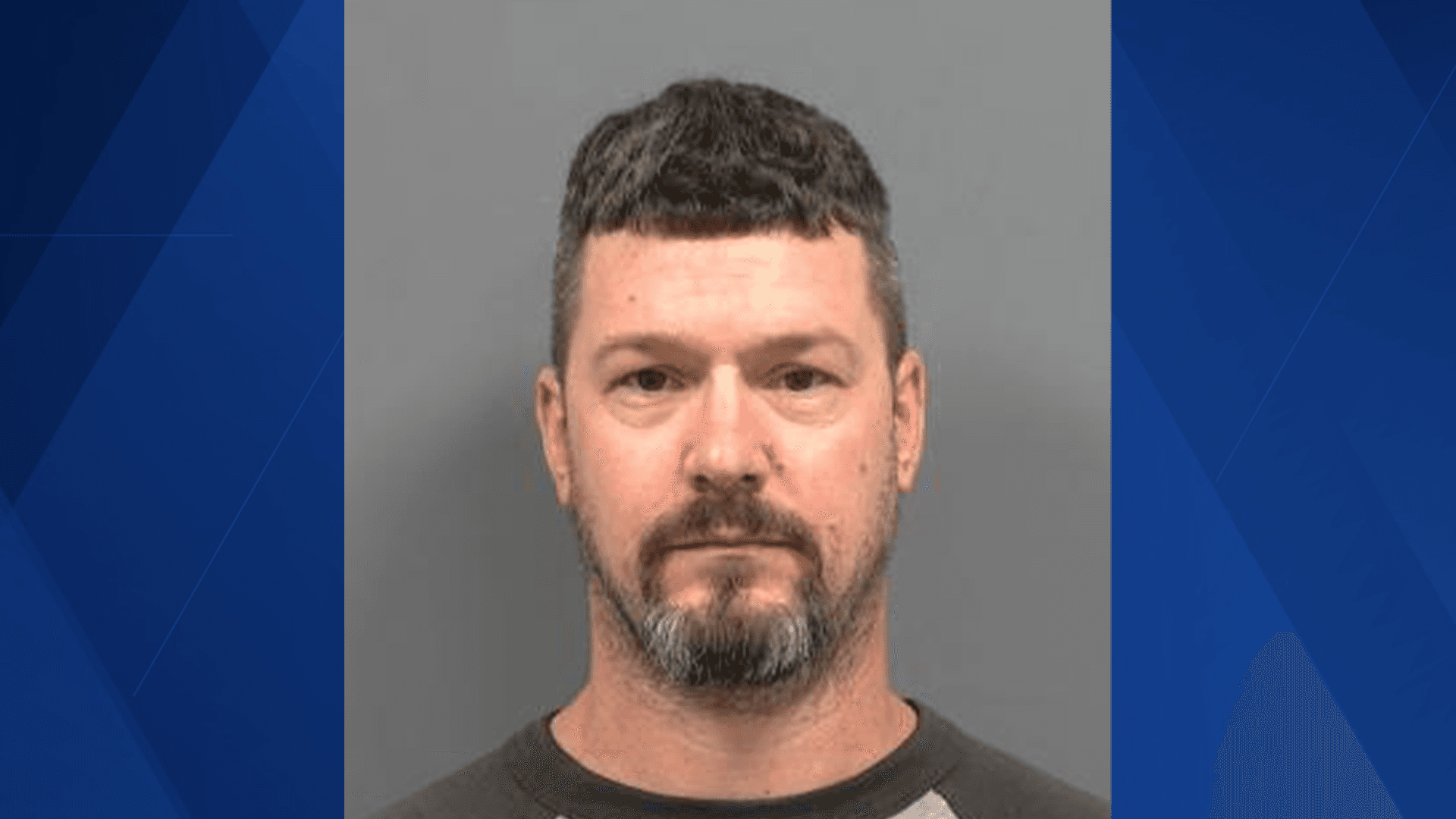 Naples man wanted for violating probation, failing to register as sex offender