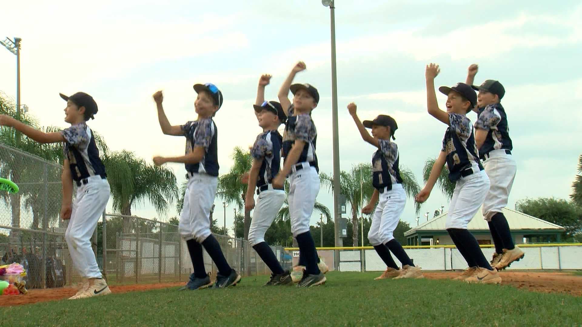 Fort Myers' South Florida Smash having fun at Savannah Bananas youth tournament