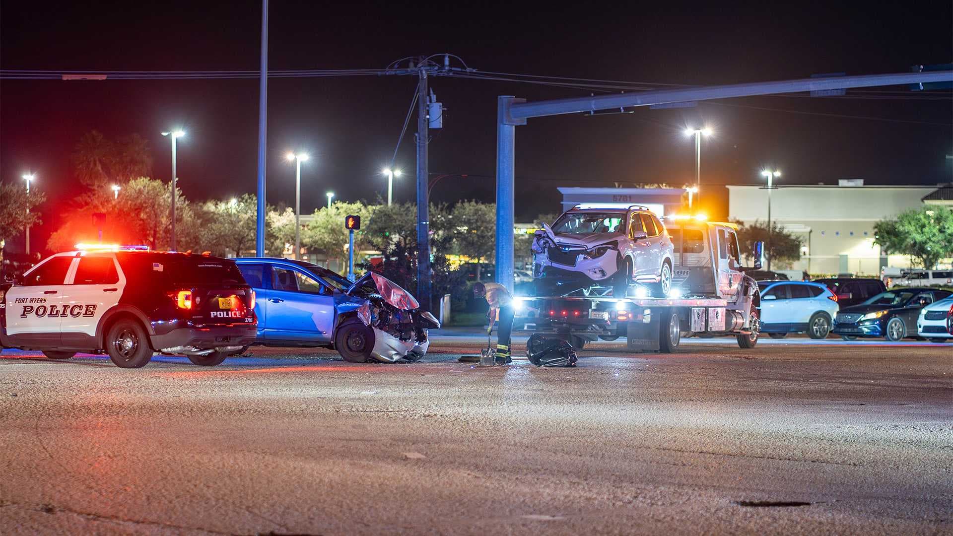 3 injured in multi-vehicle crash in Lee County